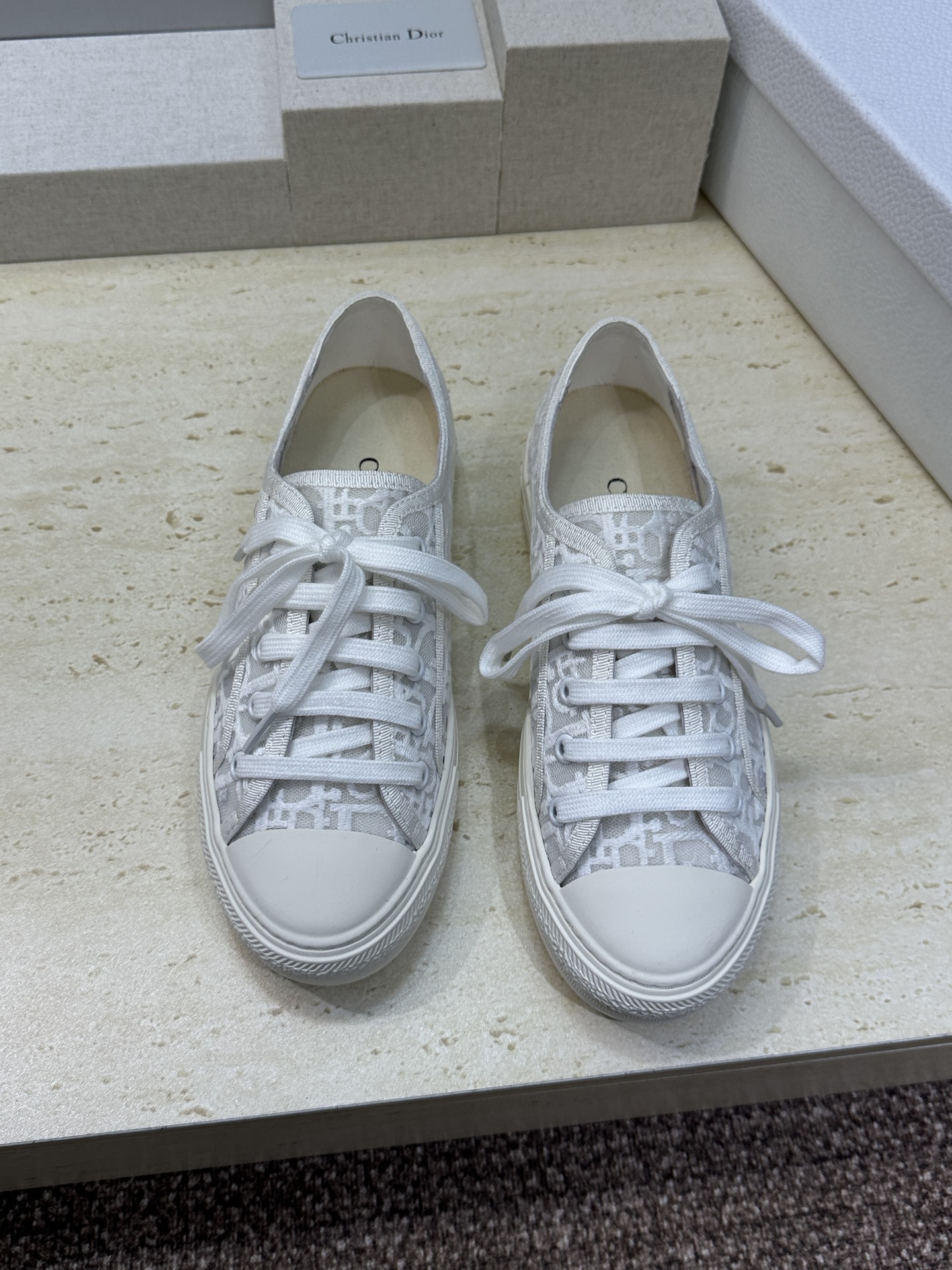 Dior 迪奥 2026早春新款Walkn系列新色情侣装平底绑带休闲滑板鞋  CD标志性暗花字母logo