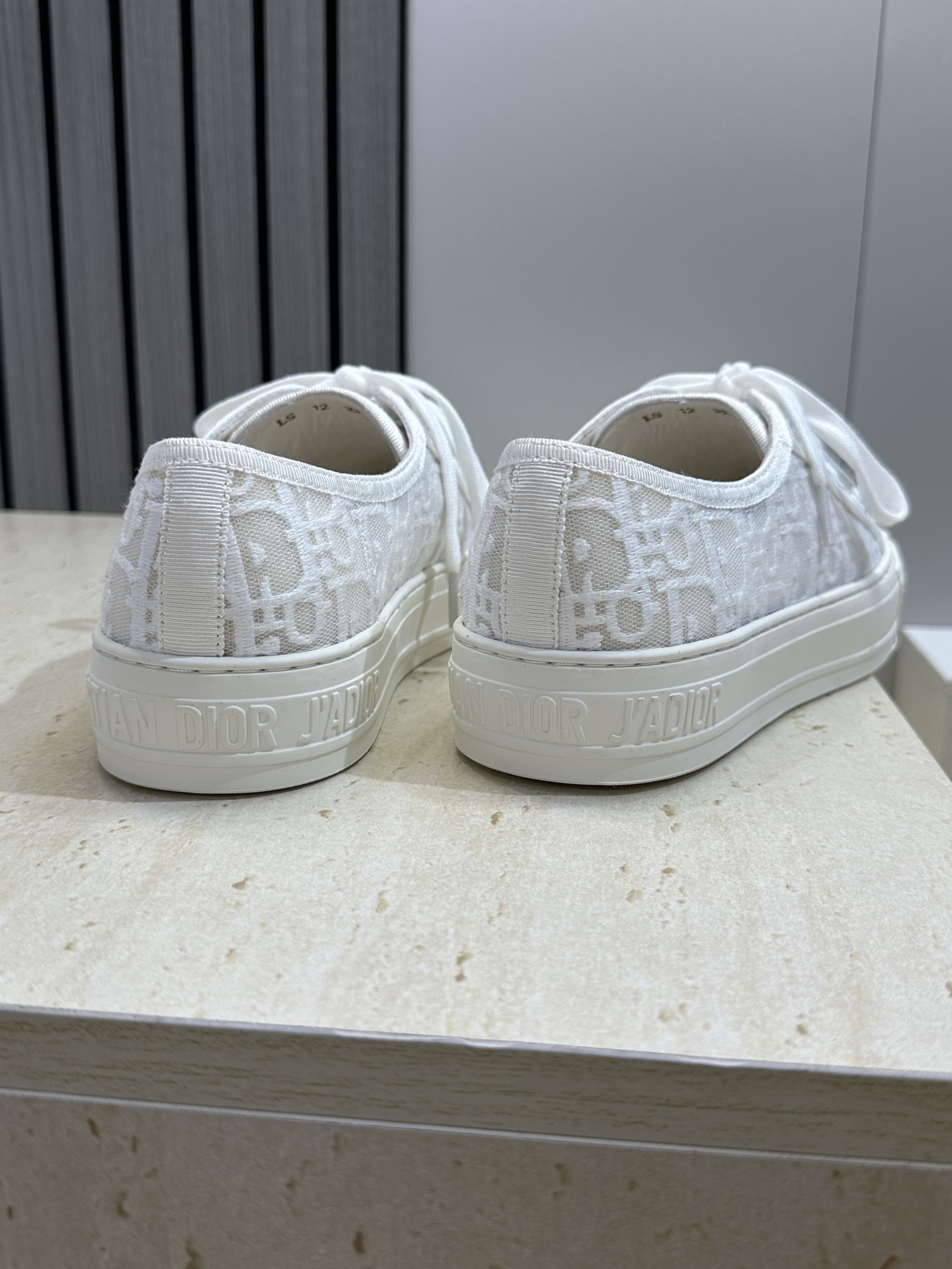 Dior 迪奥 2026早春新款Walkn系列新色情侣装平底绑带休闲滑板鞋  CD标志性暗花字母logo