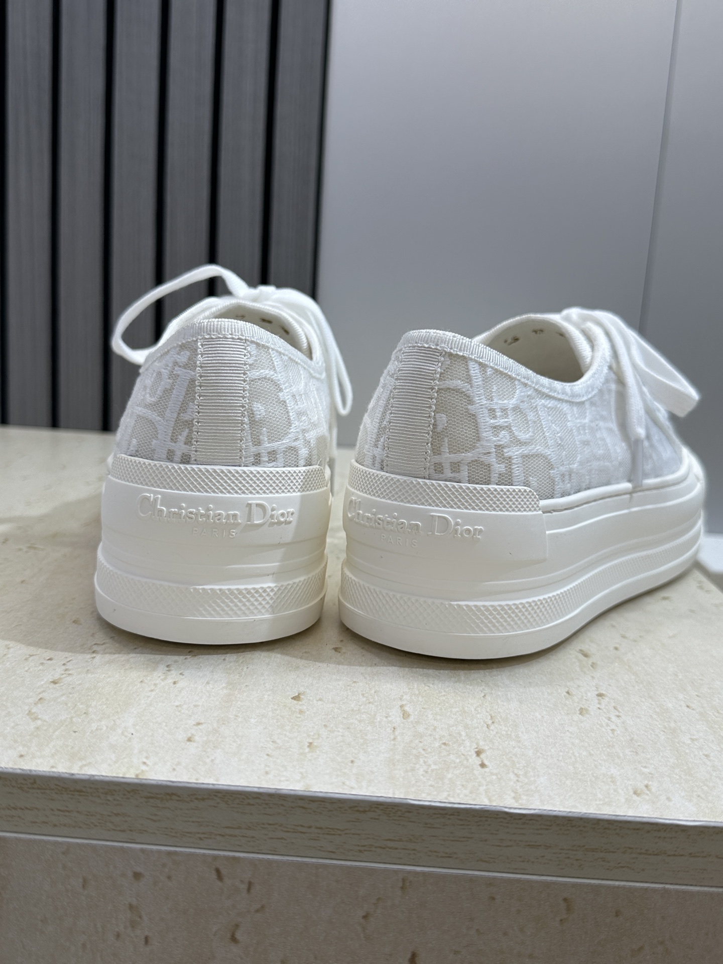 Dior 迪奥 2026早春新款Walkn系列新色情侣装厚底圆头绑带休闲滑板鞋  CD标志性暗花字母lo