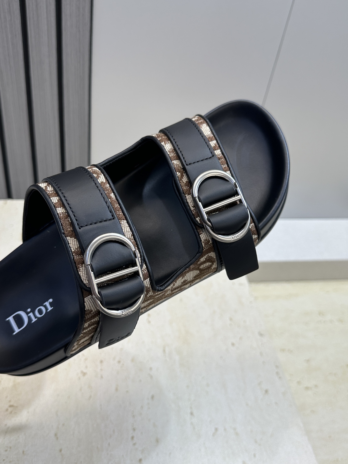 Dior 迪奥 2026春夏走秀新款Alias沙滩男鞋 CD字母logo 五金扣Oblique老花明星同