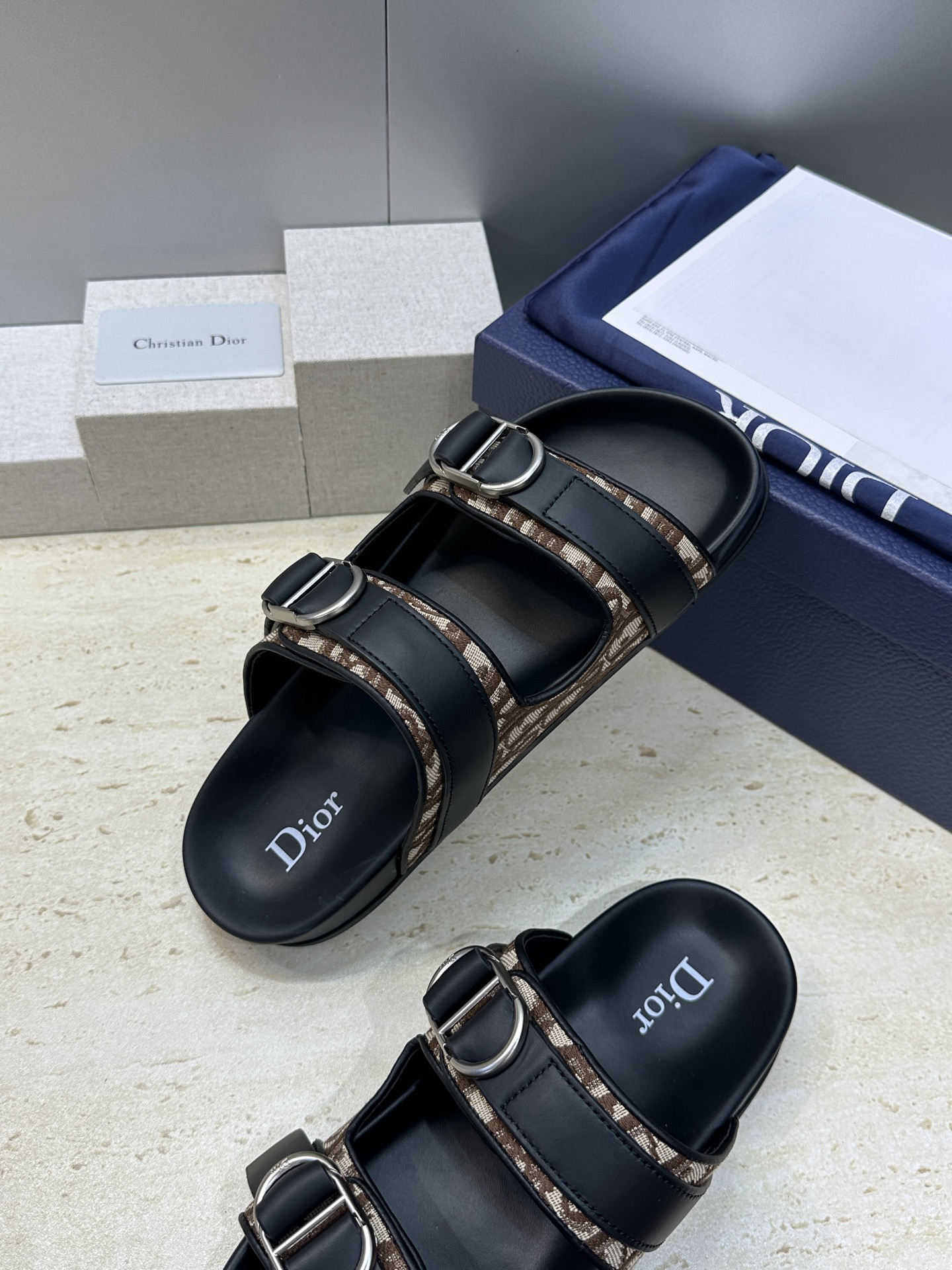 Dior 迪奥 2026春夏走秀新款Alias沙滩男鞋 CD字母logo 五金扣Oblique老花明星同