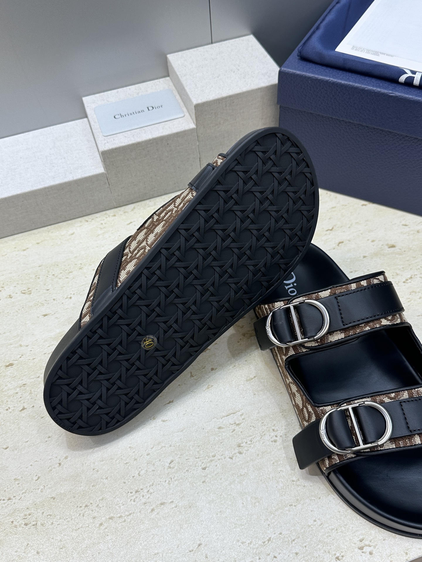 Dior 迪奥 2026春夏走秀新款Alias沙滩男鞋 CD字母logo 五金扣Oblique老花明星同