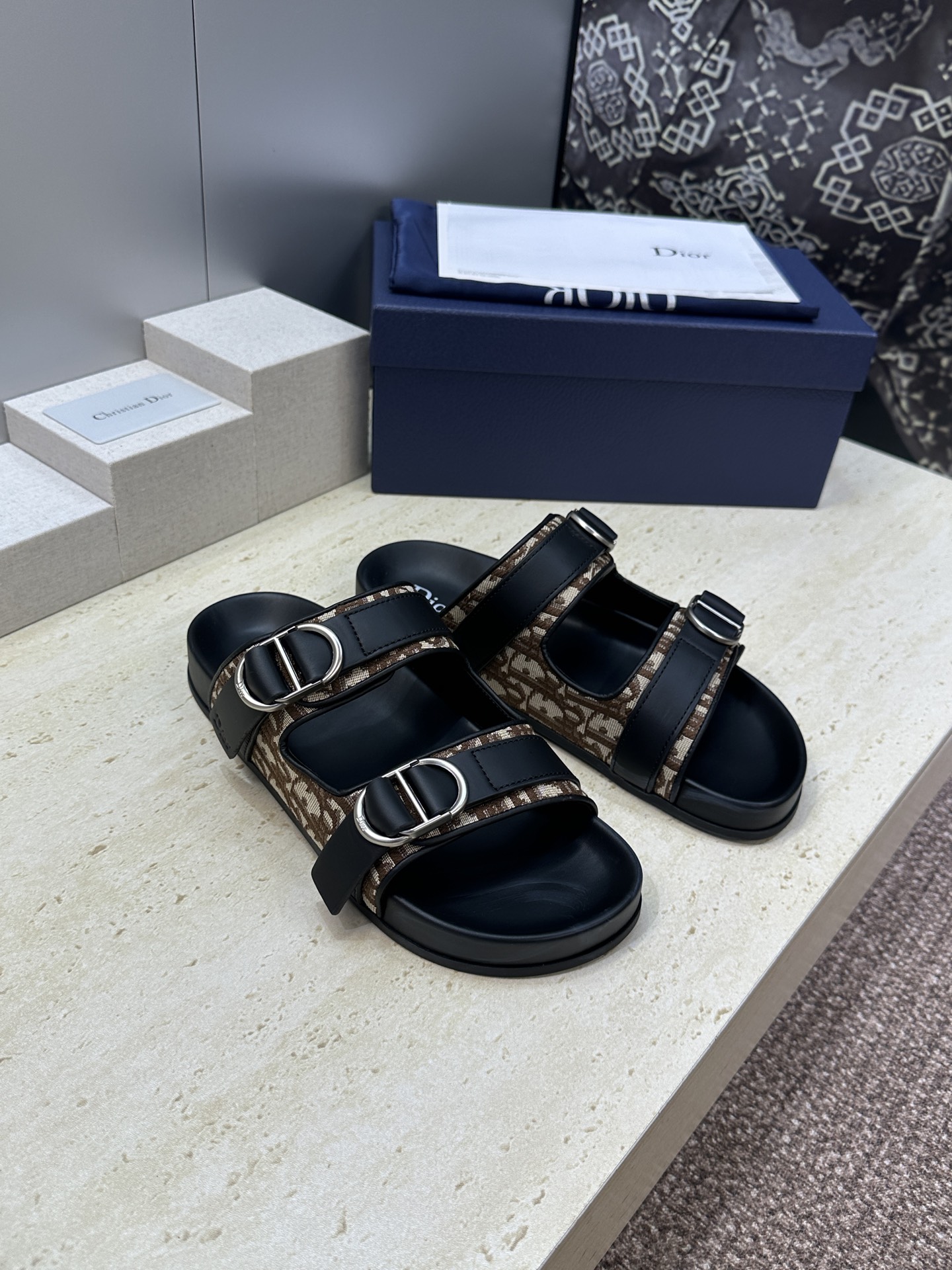 Dior 迪奥 2026春夏走秀新款Alias沙滩男鞋 CD字母logo 五金扣Oblique老花明星同