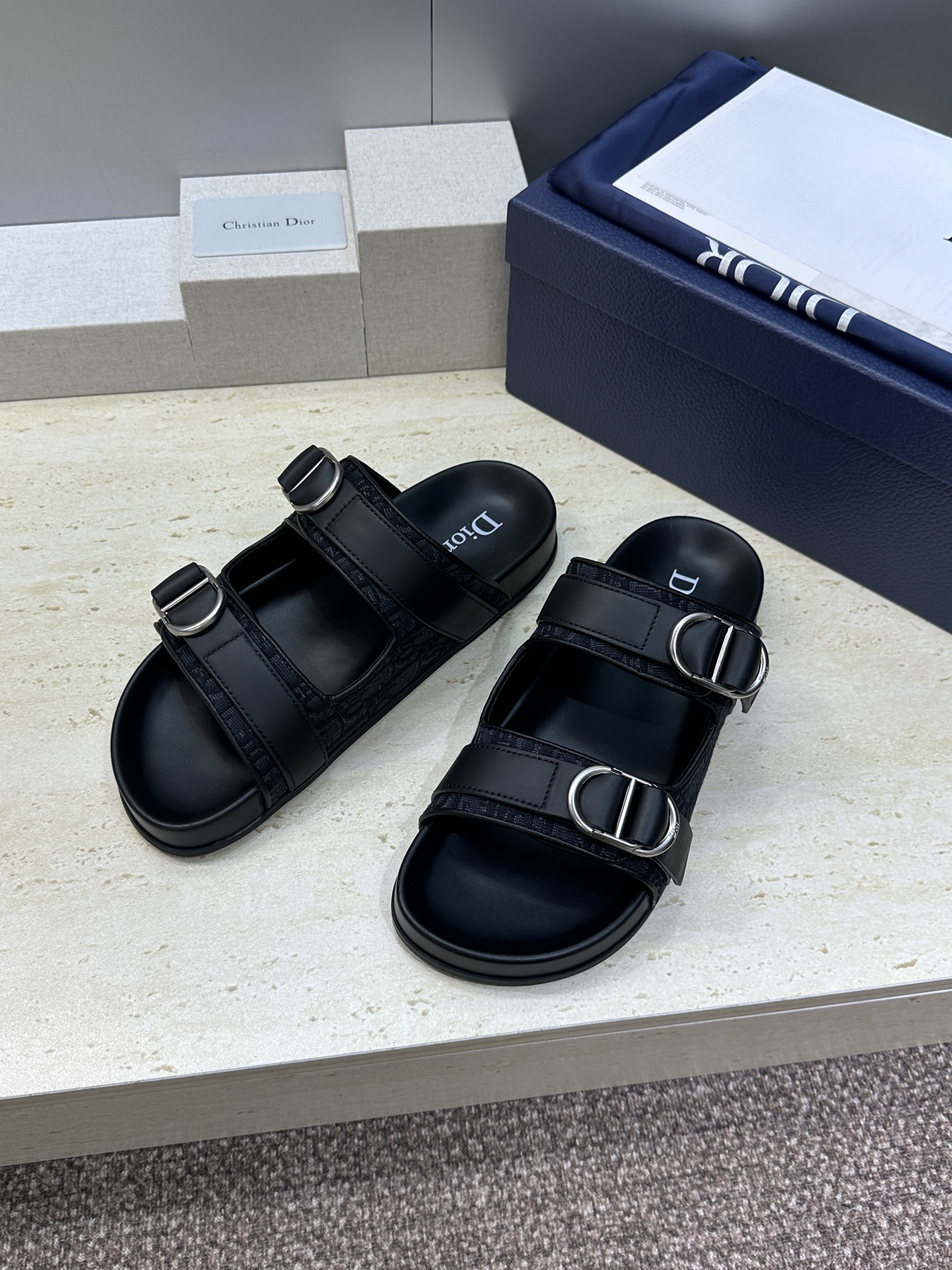 Dior 迪奥 2026春夏走秀新款Alias沙滩男鞋 CD字母logo 五金扣Oblique老花明星同