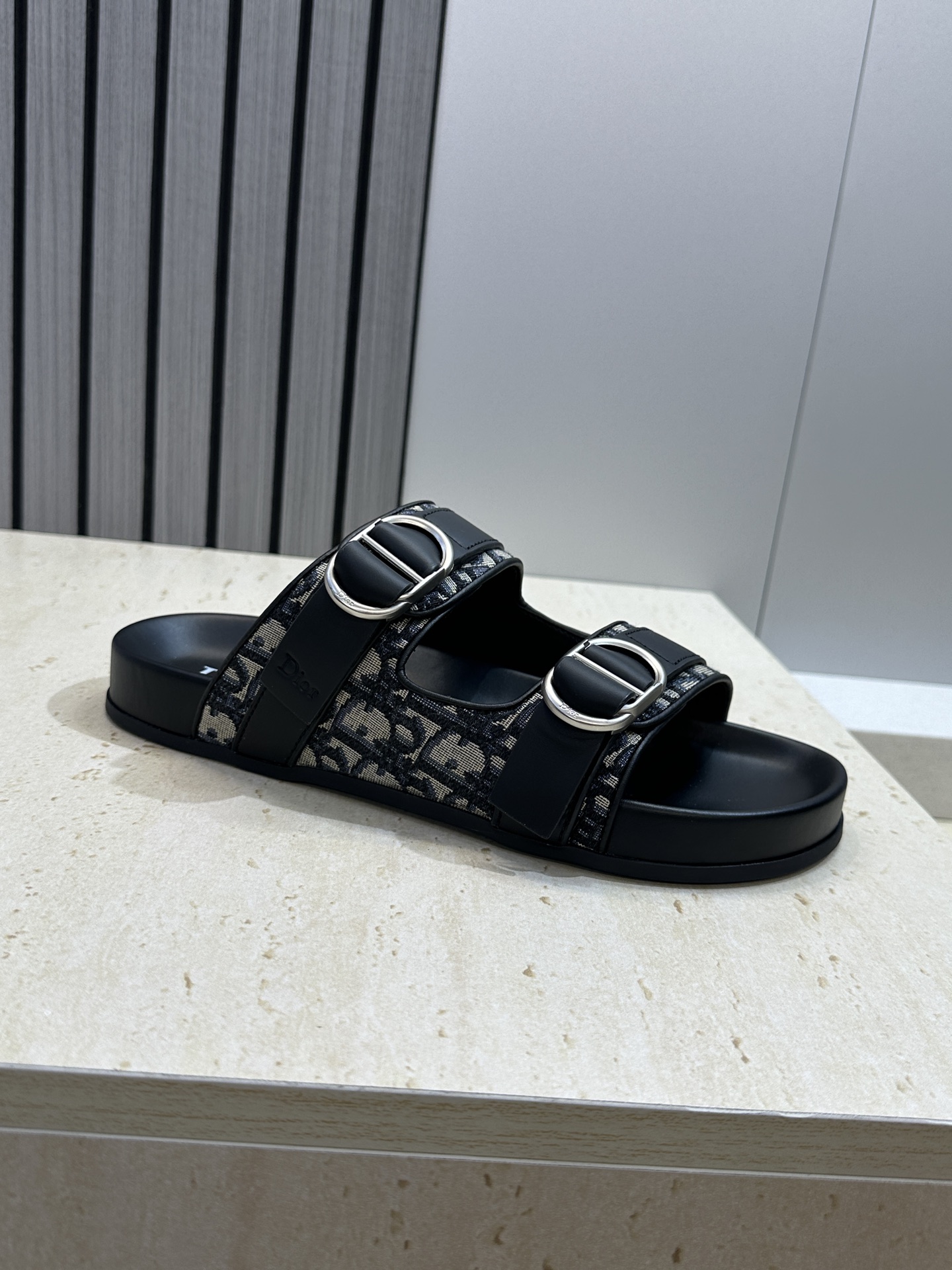 Dior 迪奥 2026春夏走秀新款Alias沙滩男鞋 CD字母logo 五金扣Oblique老花明星同