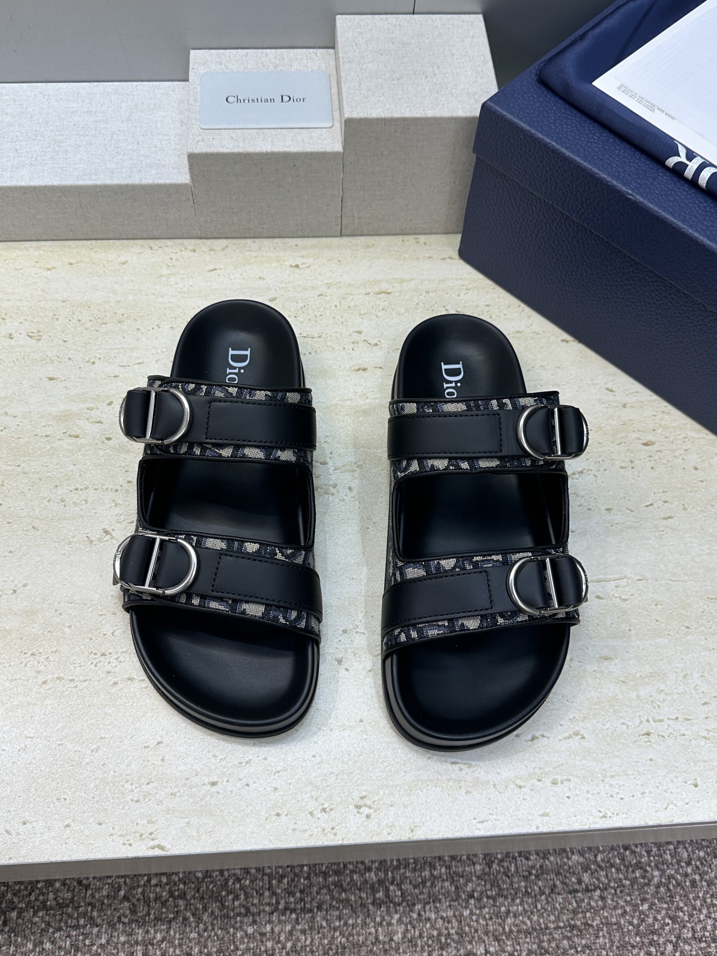 Dior 迪奥 2026春夏走秀新款Alias沙滩男鞋 CD字母logo 五金扣Oblique老花明星同
