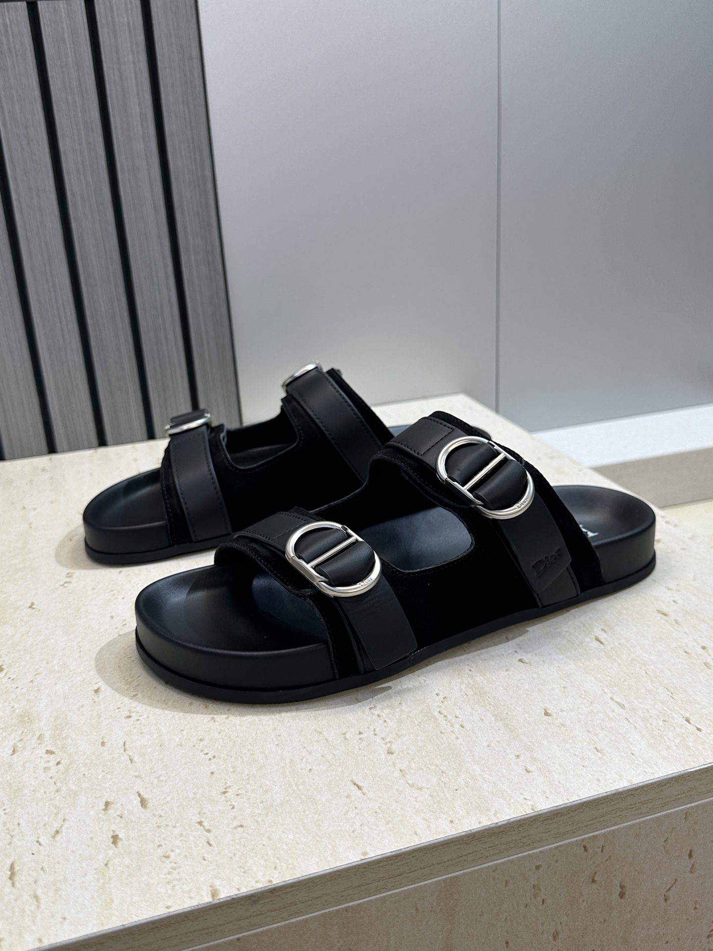 Dior 迪奥 2026春夏走秀新款Alias沙滩男鞋 CD字母logo 五金扣Oblique老花明星同