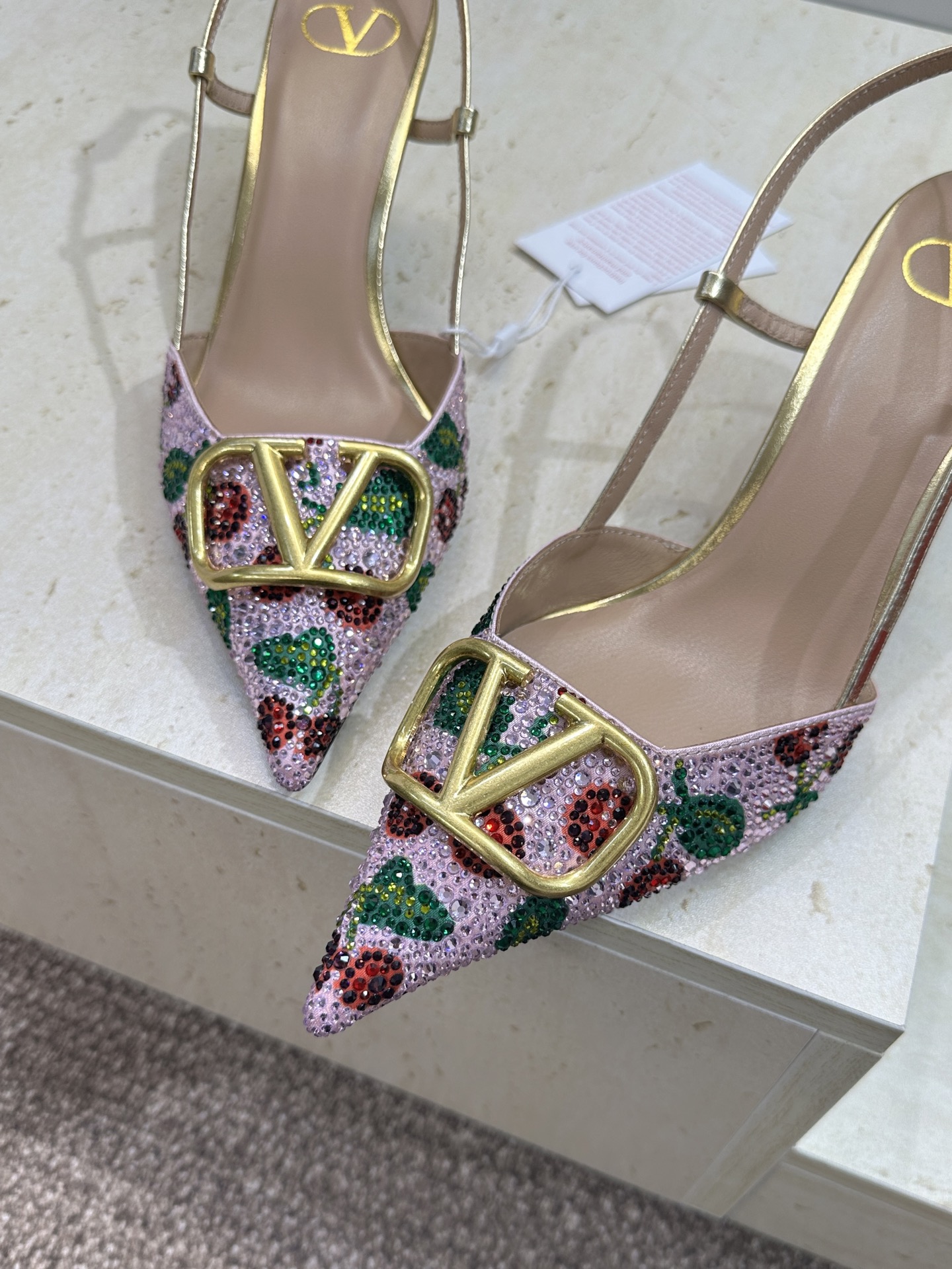 Valentino 2026春夏系列新款幻彩水钻拼色女鞋 华伦天奴字母logo五金扣尖头高跟穆勒凉拖鞋材