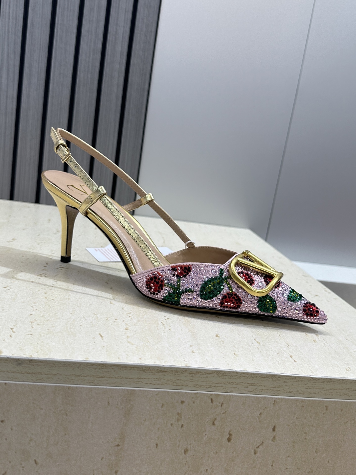 Valentino 2026春夏系列新款幻彩水钻拼色女鞋 华伦天奴字母logo五金扣尖头高跟穆勒凉拖鞋材