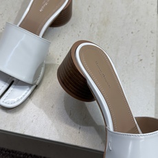 Maison Margiela 马吉拉 2026春夏新款粗跟方头分趾女鞋 MM6字母logo中跟拼色露趾 Maison Margiela 马吉拉 2026春夏新款粗跟方头分趾女鞋 MM6字母logo中跟拼色露趾
