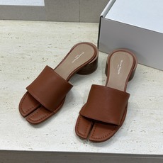 Maison Margiela 马吉拉 2026春夏新款粗跟方头分趾女鞋 MM6字母logo中跟拼色露趾 Maison Margiela 马吉拉 2026春夏新款粗跟方头分趾女鞋 MM6字母logo中跟拼色露趾