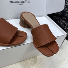 Maison Margiela 马吉拉 2026春夏新款粗跟方头分趾女鞋 MM6字母logo中跟拼色露趾 Maison Margiela 马吉拉 2026春夏新款粗跟方头分趾女鞋 MM6字母logo中跟拼色露趾