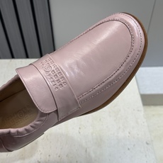 Maison Margiela 马吉拉 2026春夏新款玛丽珍弹力芭蕾舞娃娃女单鞋 MM6字母logo皮 Maison Margiela 马吉拉 2026春夏新款玛丽珍弹力芭蕾舞娃娃女单鞋 MM6字母logo皮