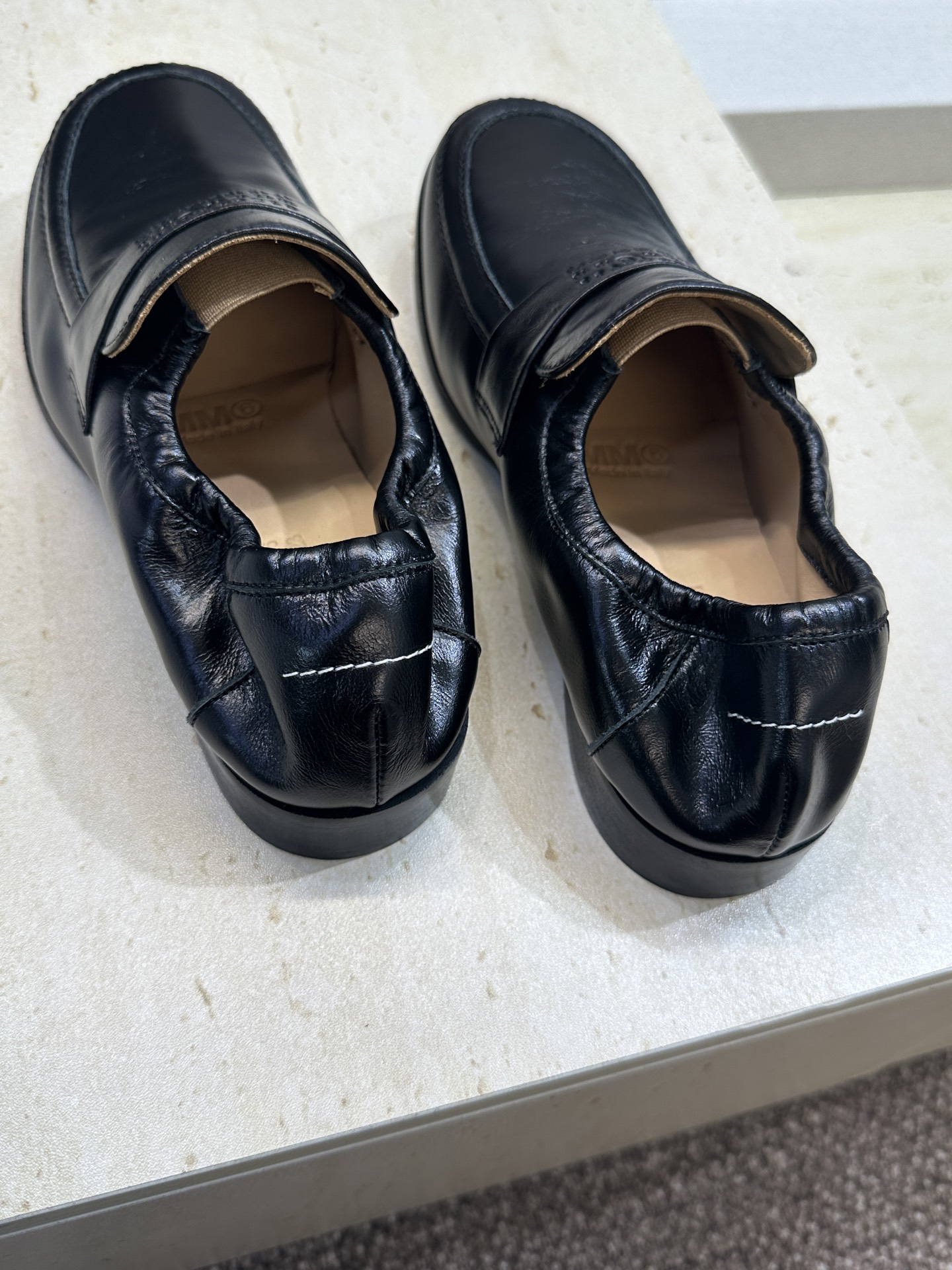 Maison Margiela 马吉拉 2026春夏新款玛丽珍弹力芭蕾舞娃娃女单鞋 MM6字母logo皮