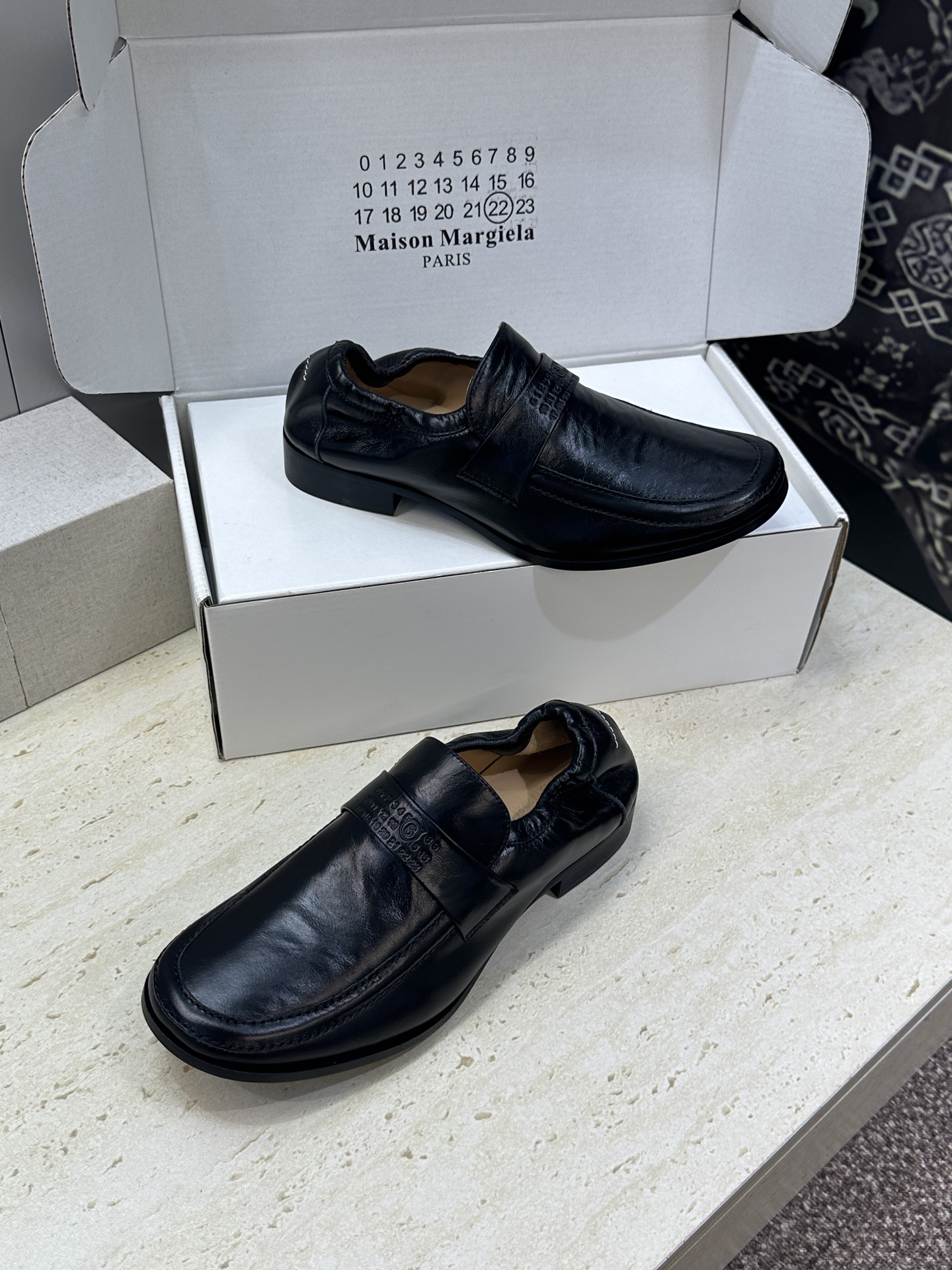 Maison Margiela 马吉拉 2026春夏新款玛丽珍弹力芭蕾舞娃娃女单鞋 MM6字母logo皮