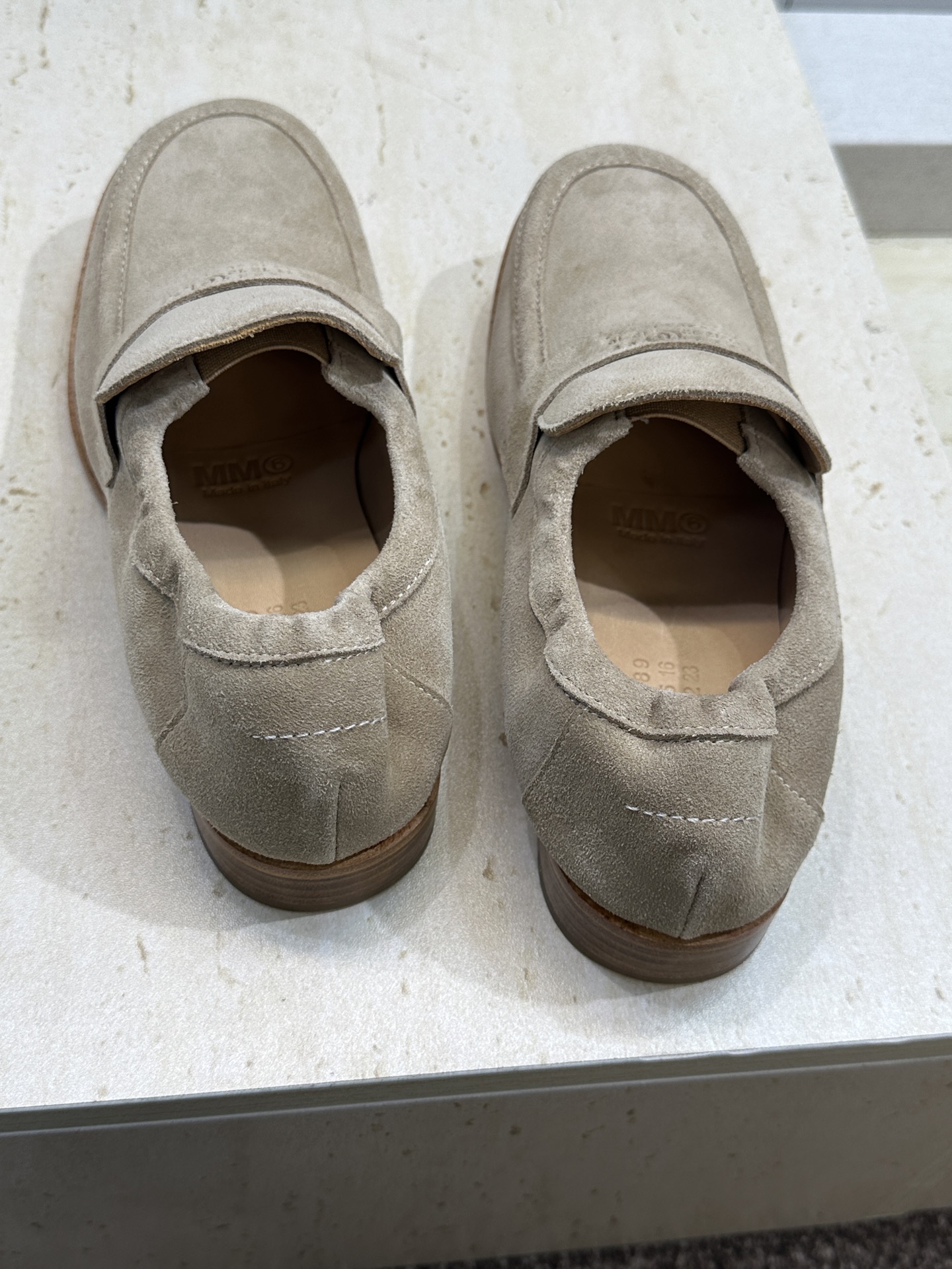 Maison Margiela 马吉拉 2026春夏新款玛丽珍弹力芭蕾舞娃娃女单鞋 MM6字母logo皮
