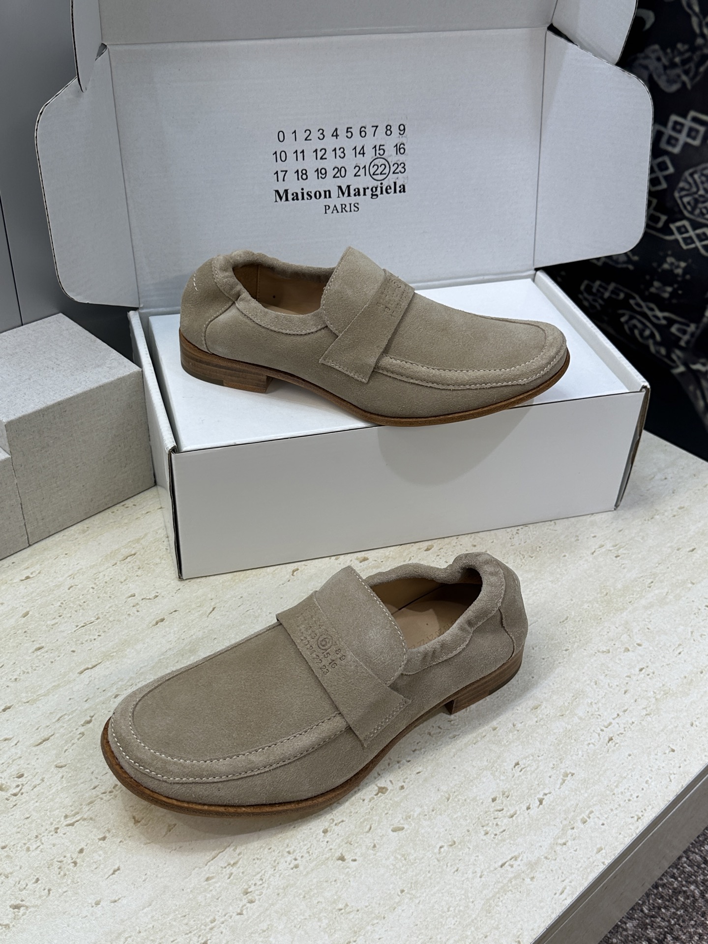 Maison Margiela 马吉拉 2026春夏新款玛丽珍弹力芭蕾舞娃娃女单鞋 MM6字母logo皮