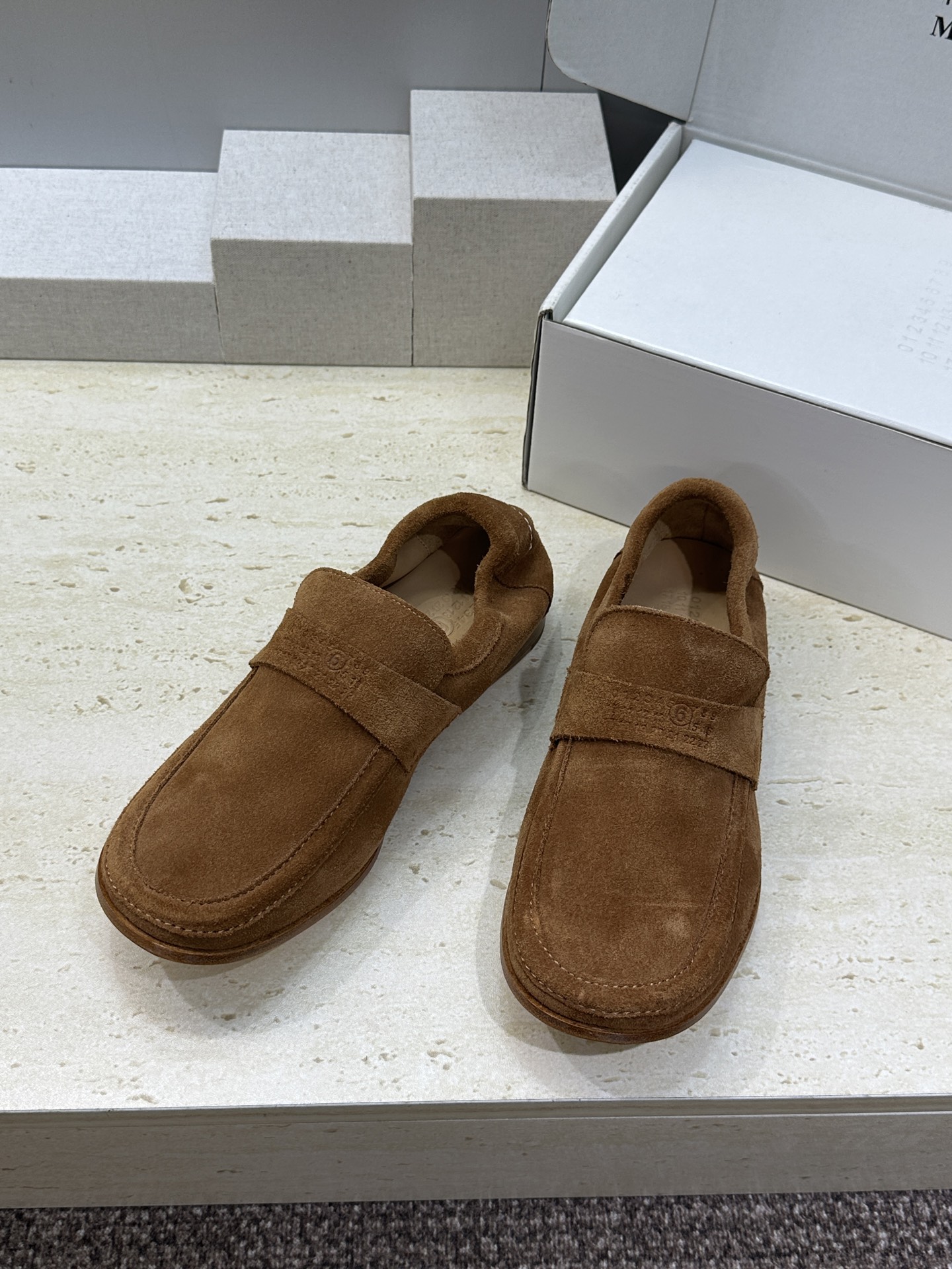 Maison Margiela 马吉拉 2026春夏新款玛丽珍弹力芭蕾舞娃娃女单鞋 MM6字母logo皮