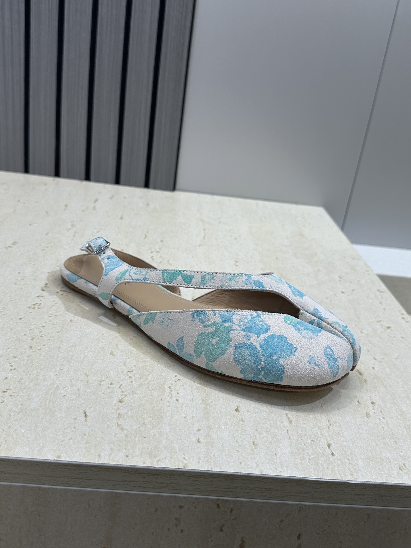 Maison Margiela 马吉拉 2026春夏新款中国风青花图案女鞋 MM6字母logo平底拼色分