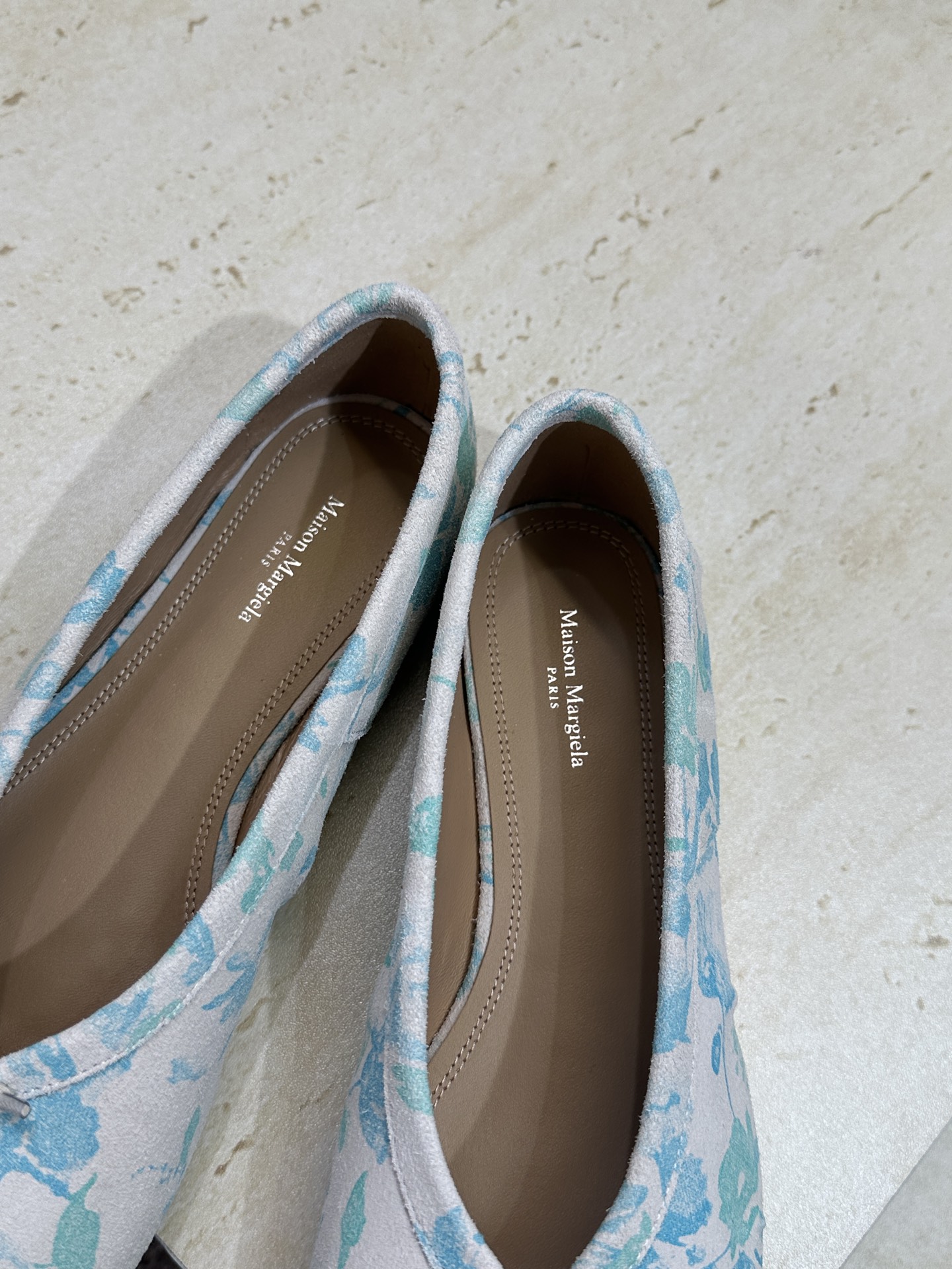 Maison Margiela 马吉拉 2026春夏新款中国风青花图案平底玛丽珍娃娃女鞋 MM6字母lo