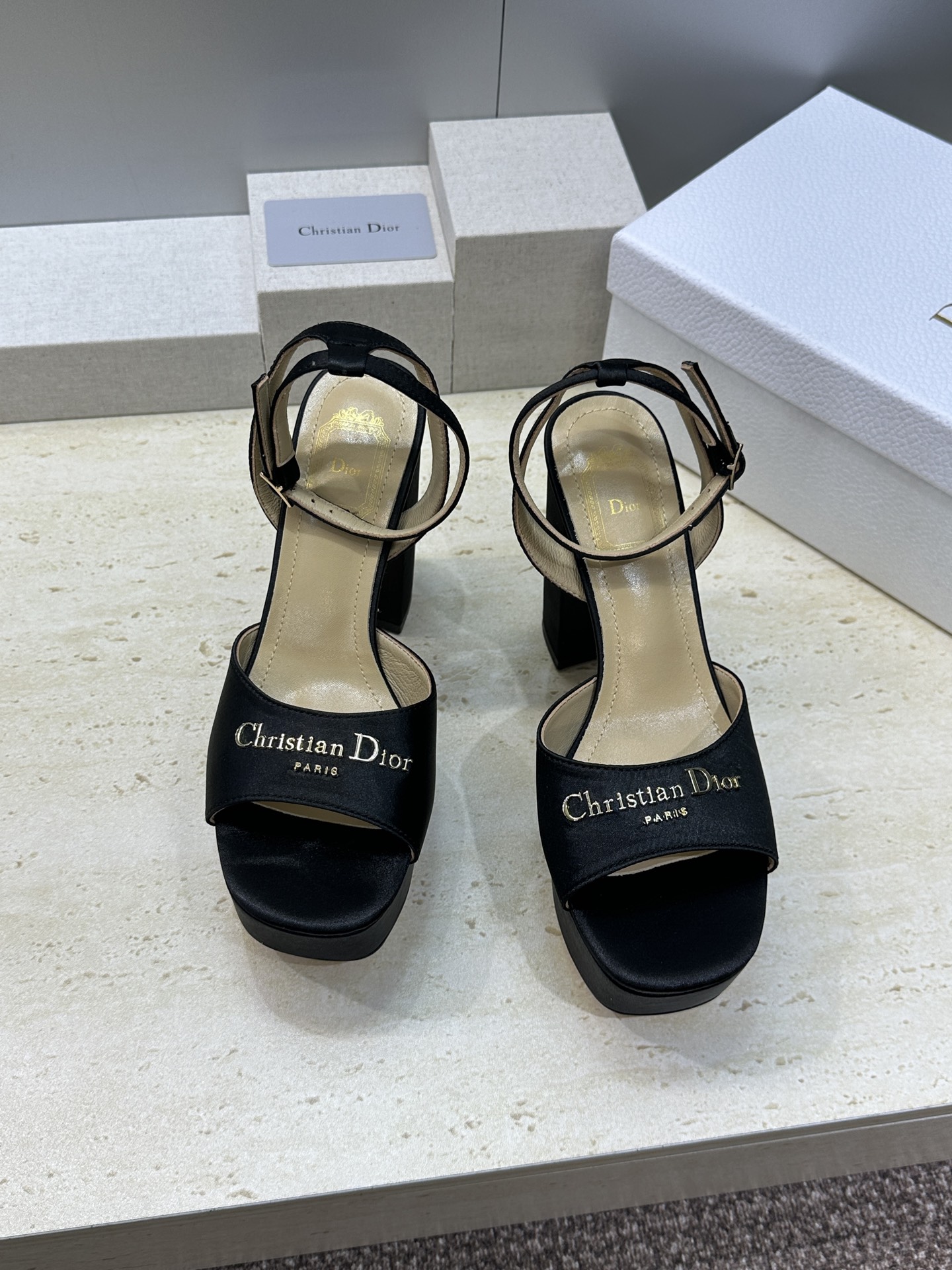 迪奥 2026 春夏新款 Dior Or D-Lane 超高跟气场女鞋 CD字母logo五金扣厚底圆头防
