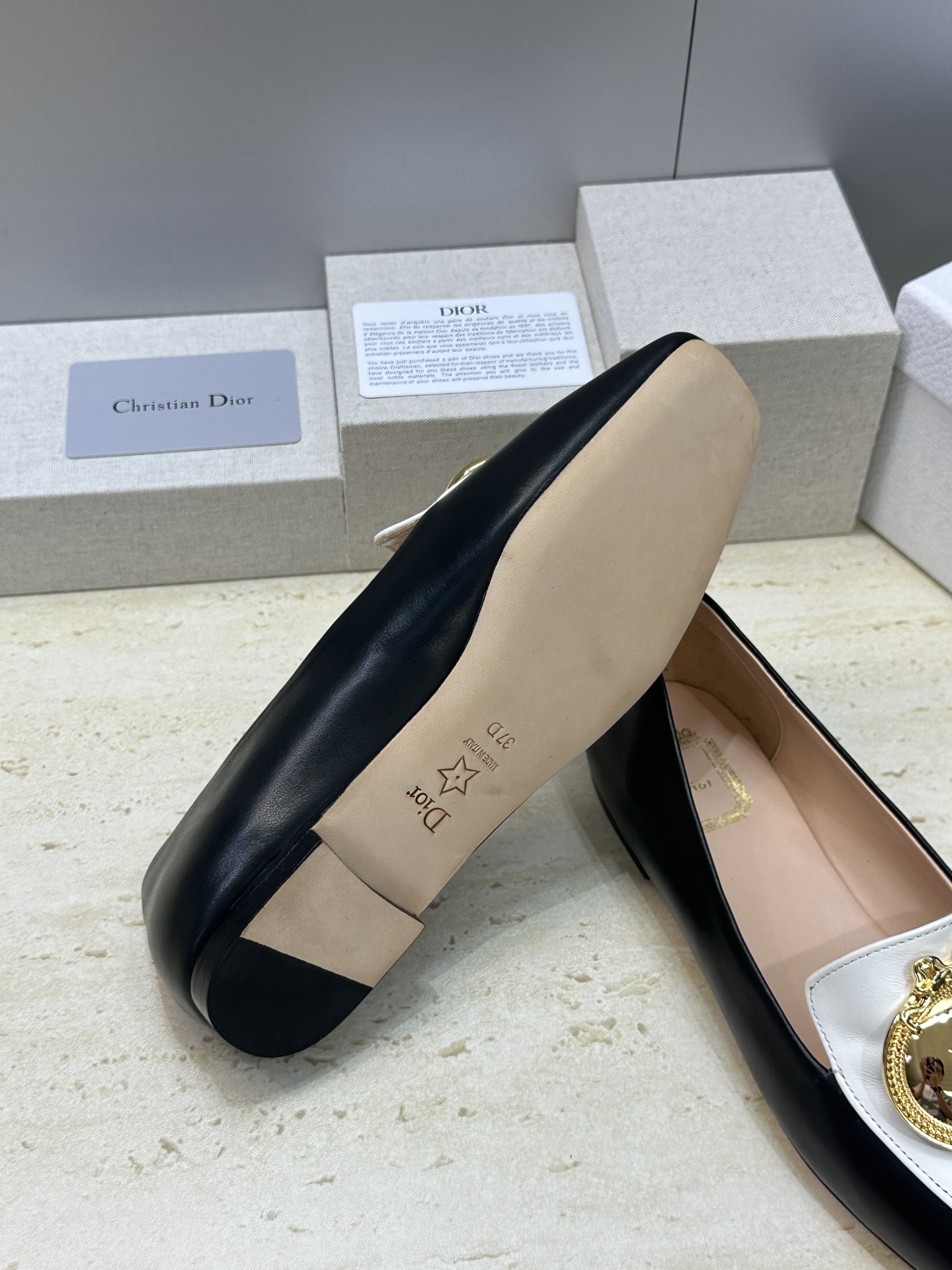 Dior 迪奥2026春夏新款 Medallion平底方头玛丽珍芭蕾舞娃娃女鞋 CD字母logo五金扣时