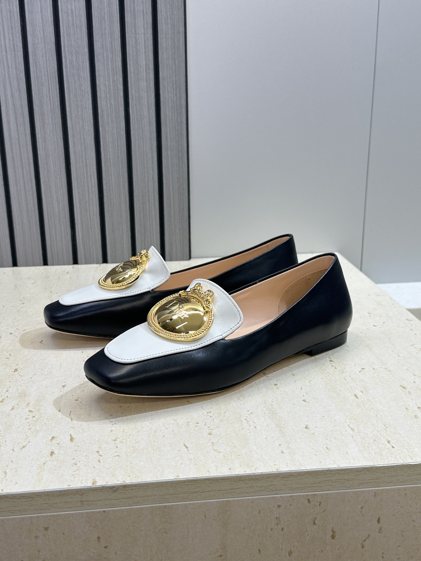 Dior 迪奥2026春夏新款 Medallion平底方头玛丽珍芭蕾舞娃娃女鞋 CD字母logo五金扣时
