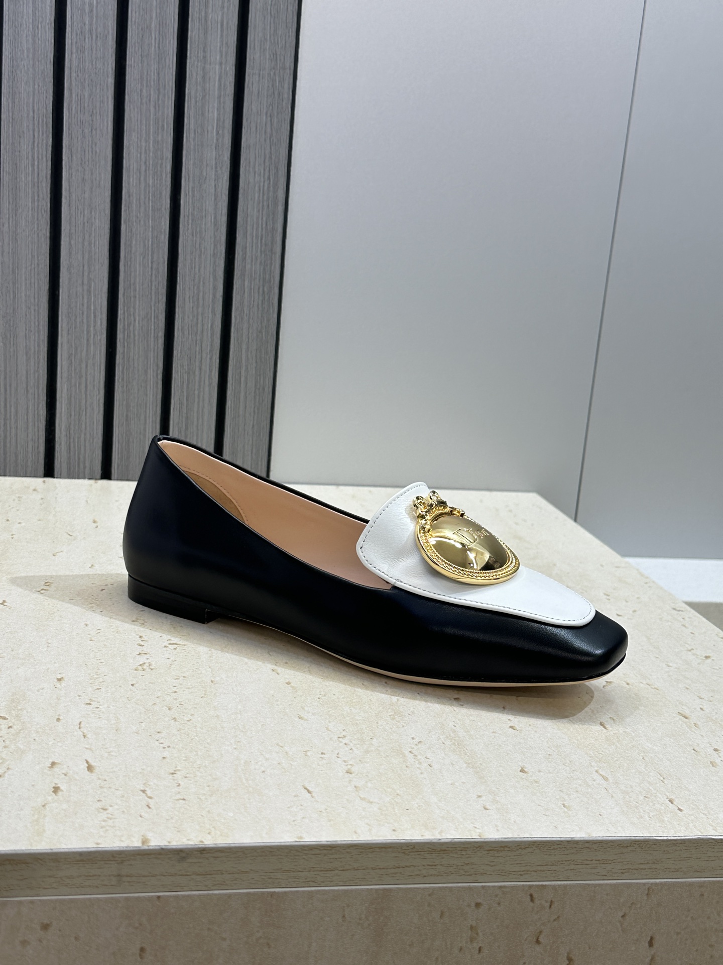 Dior 迪奥2026春夏新款 Medallion平底方头玛丽珍芭蕾舞娃娃女鞋 CD字母logo五金扣时