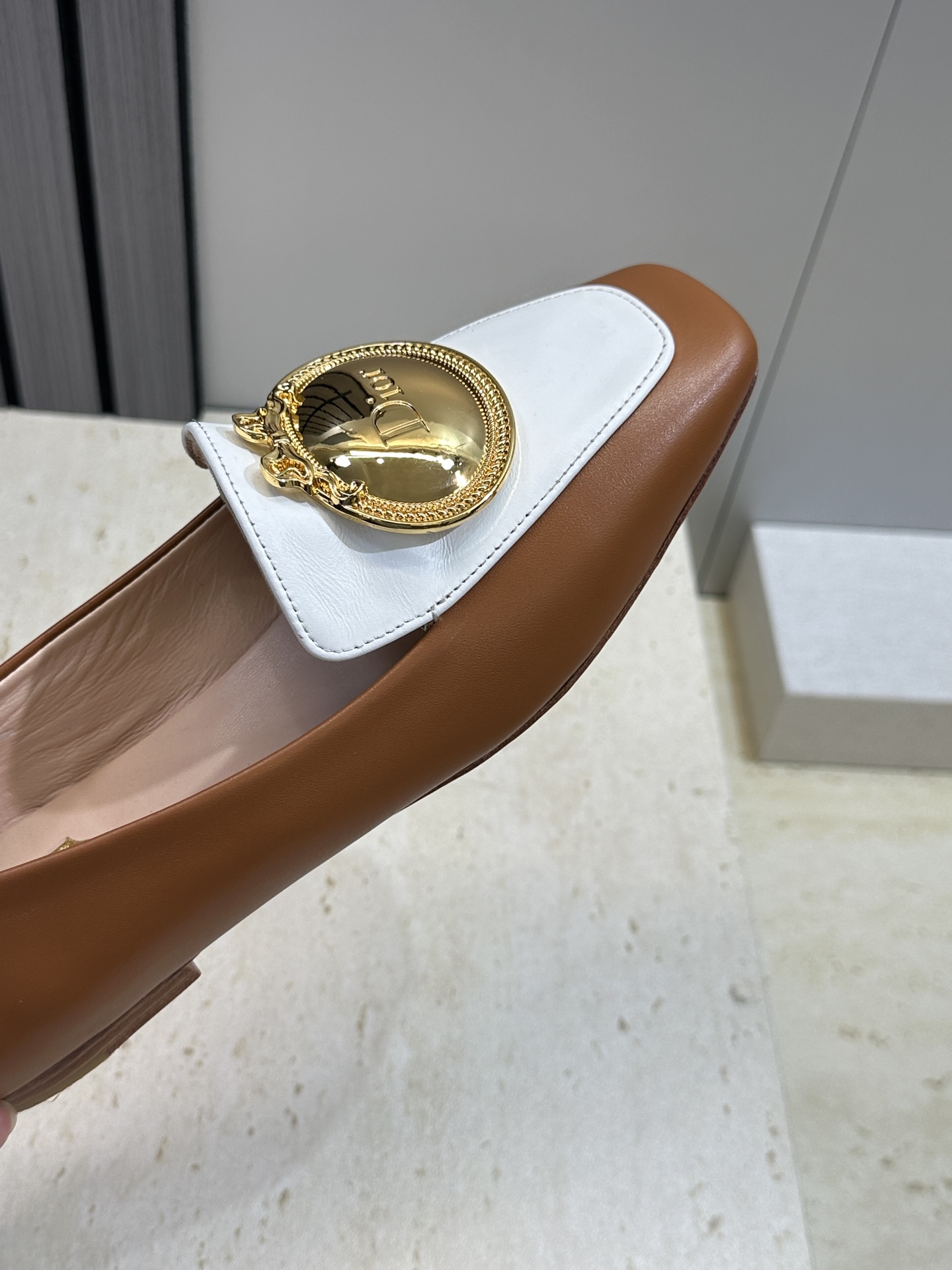 Dior 迪奥2026春夏新款 Medallion平底方头玛丽珍芭蕾舞娃娃女鞋 CD字母logo五金扣时