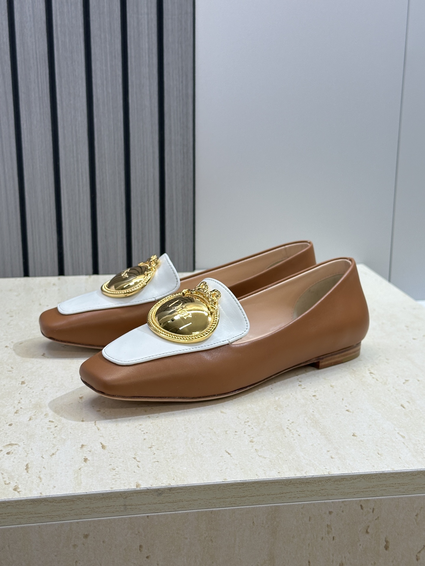Dior 迪奥2026春夏新款 Medallion平底方头玛丽珍芭蕾舞娃娃女鞋 CD字母logo五金扣时