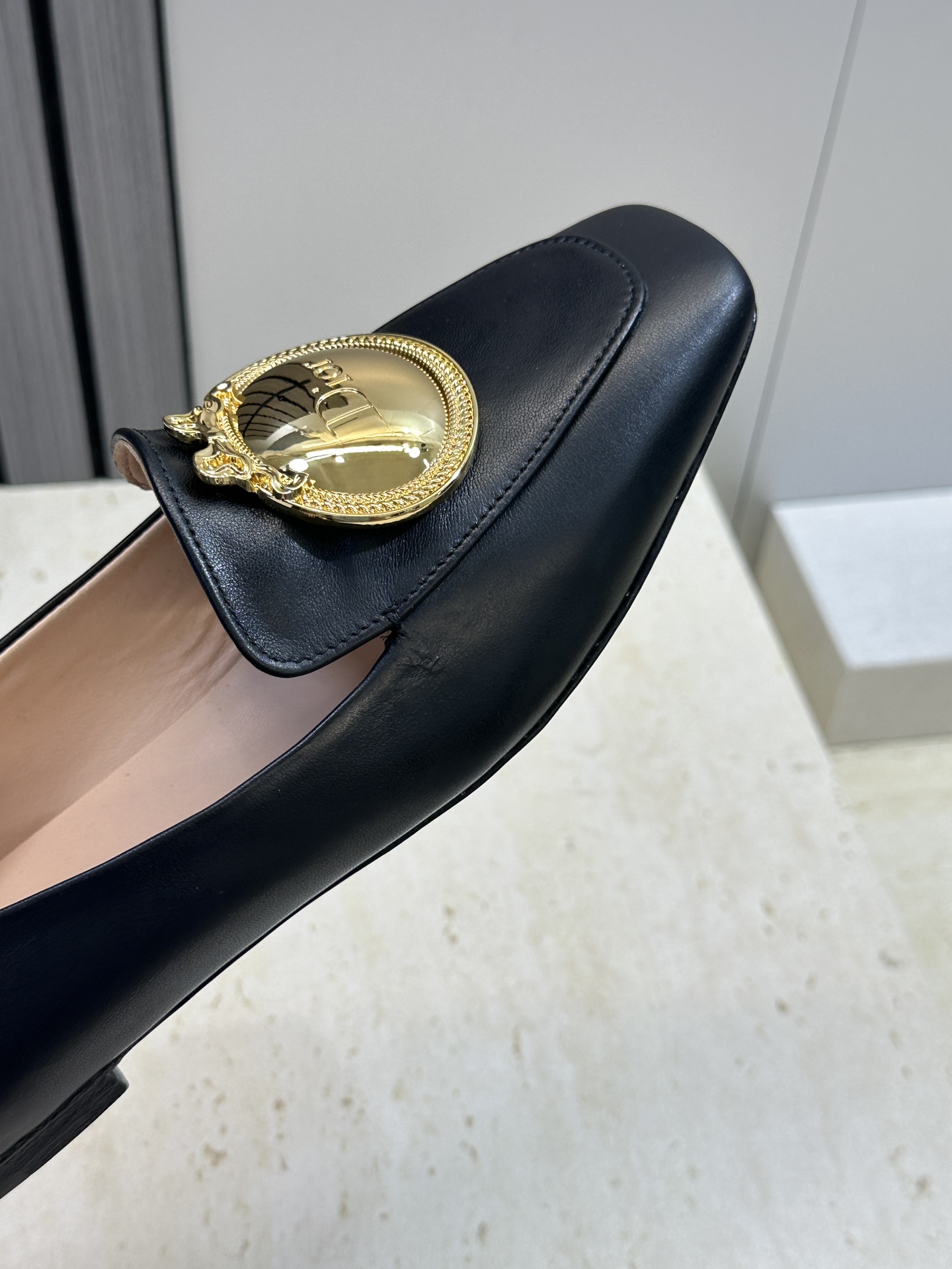 Dior 迪奥2026春夏新款 Medallion平底方头玛丽珍芭蕾舞娃娃女鞋 CD字母logo五金扣时
