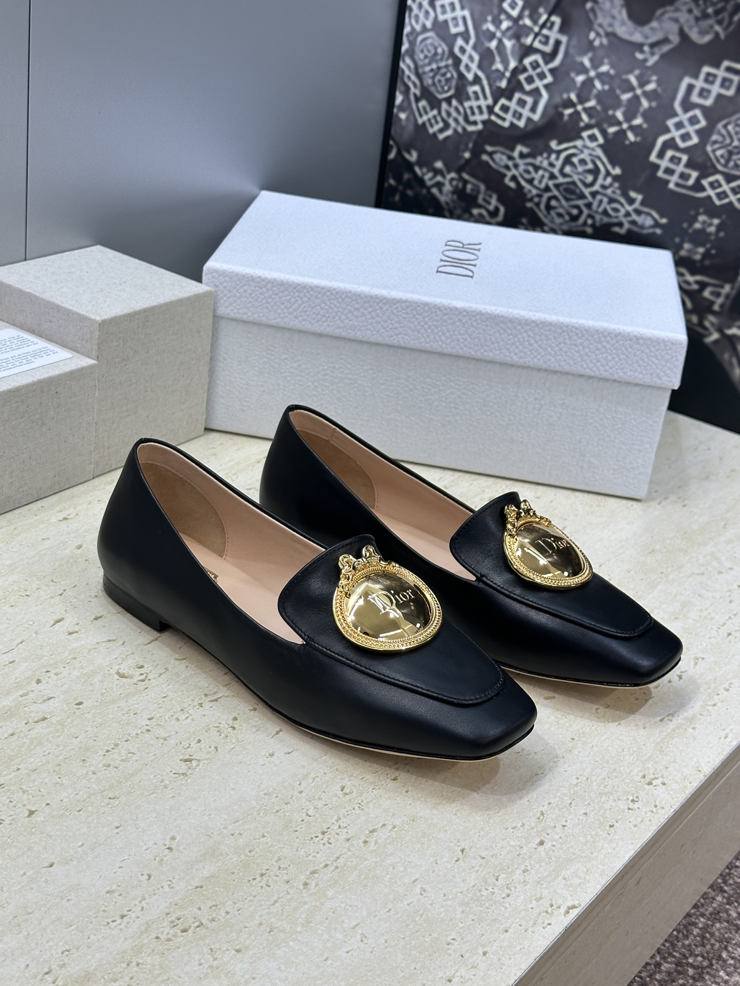 Dior 迪奥2026春夏新款 Medallion平底方头玛丽珍芭蕾舞娃娃女鞋 CD字母logo五金扣时