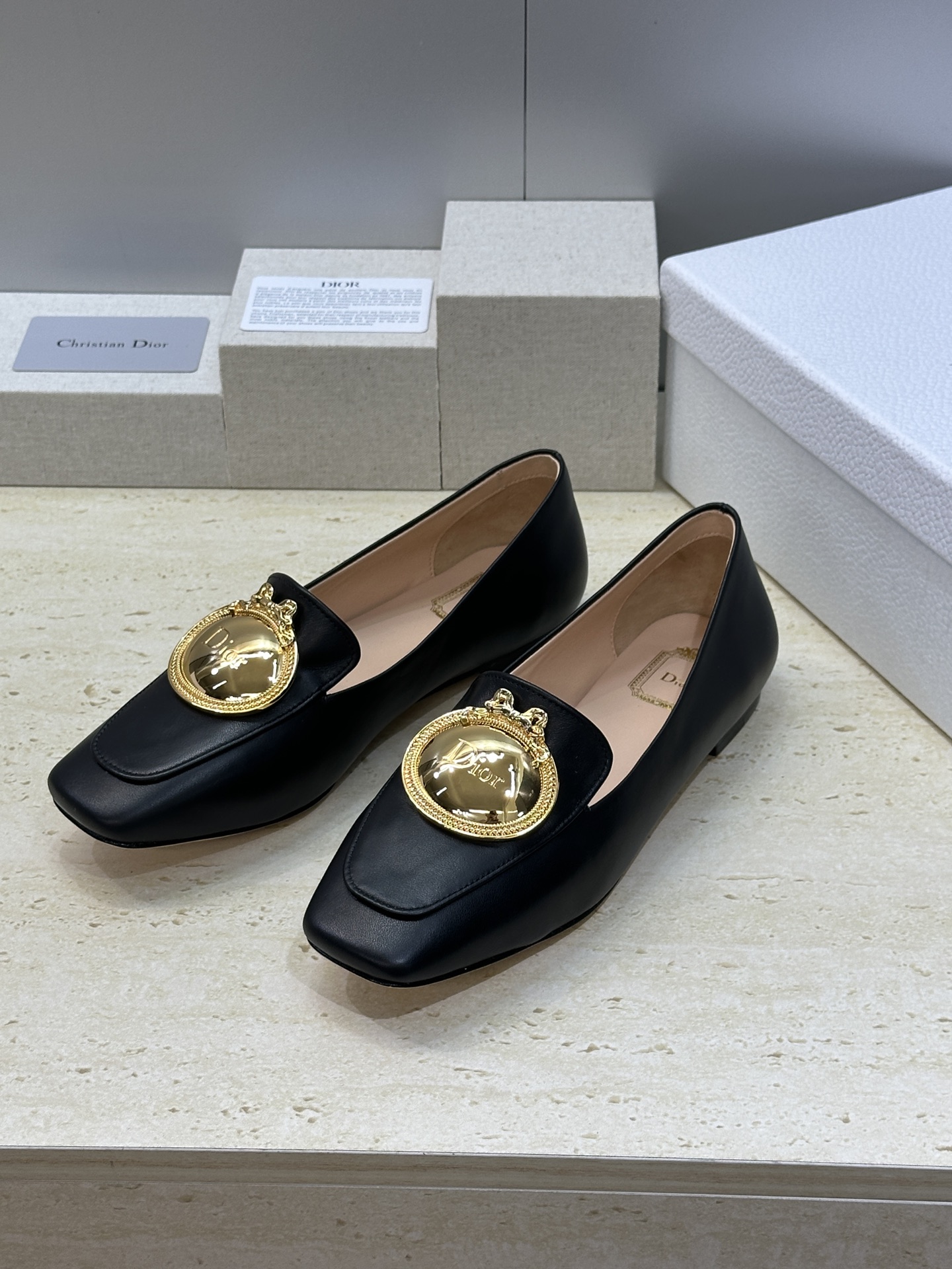 Dior 迪奥2026春夏新款 Medallion平底方头玛丽珍芭蕾舞娃娃女鞋 CD字母logo五金扣时