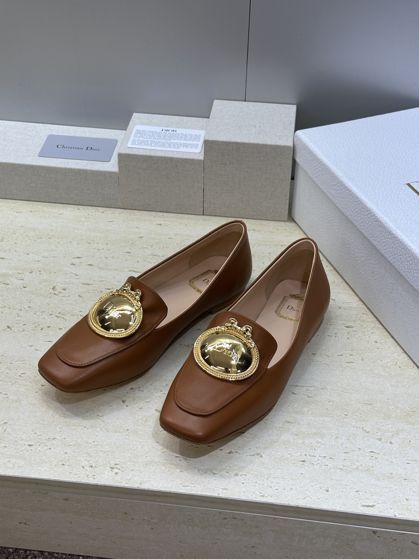 Dior 迪奥2026春夏新款 Medallion平底方头玛丽珍芭蕾舞娃娃女鞋 CD字母logo五金扣时