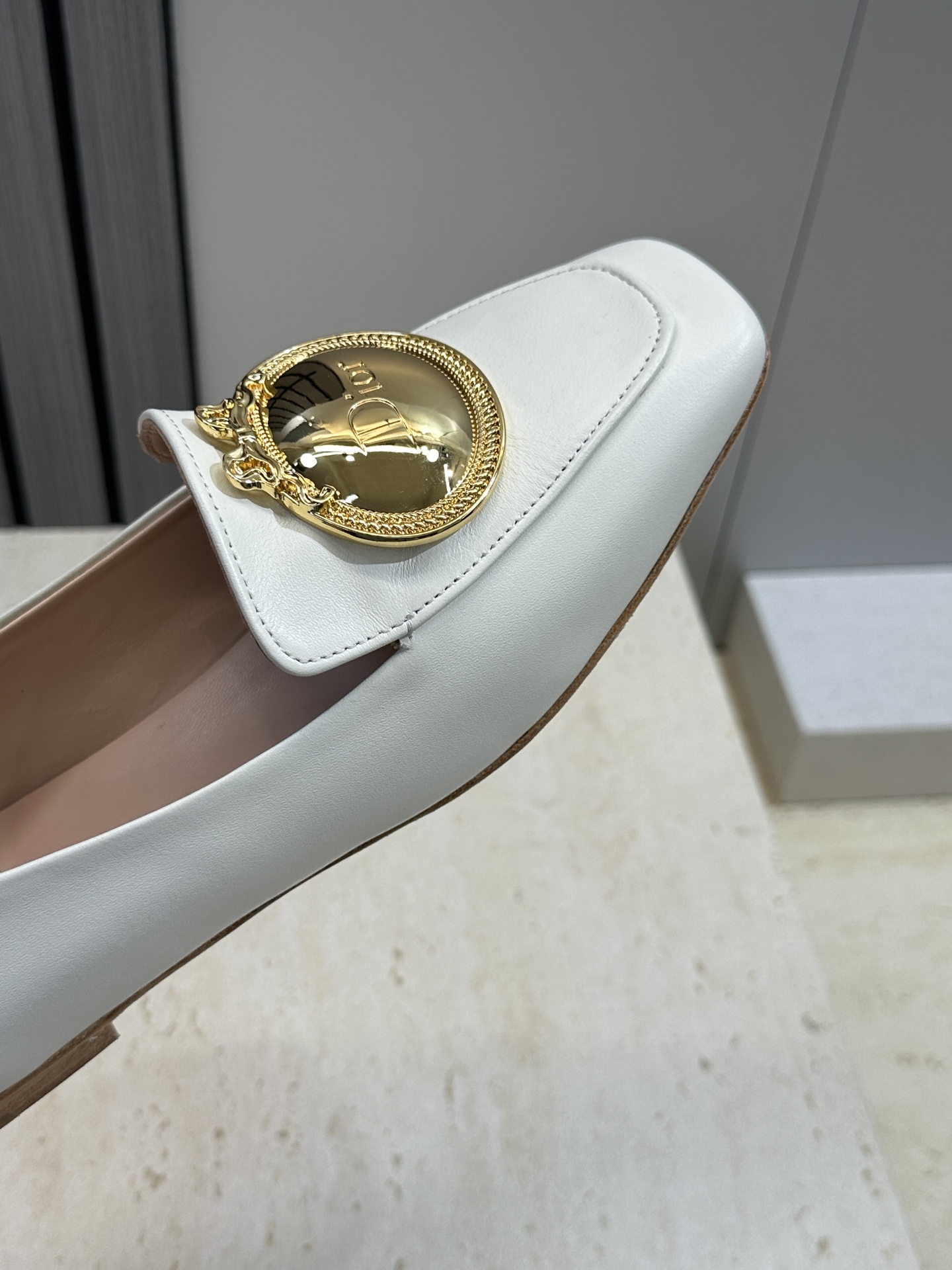 Dior 迪奥2026春夏新款 Medallion平底方头玛丽珍芭蕾舞娃娃女鞋 CD字母logo五金扣时