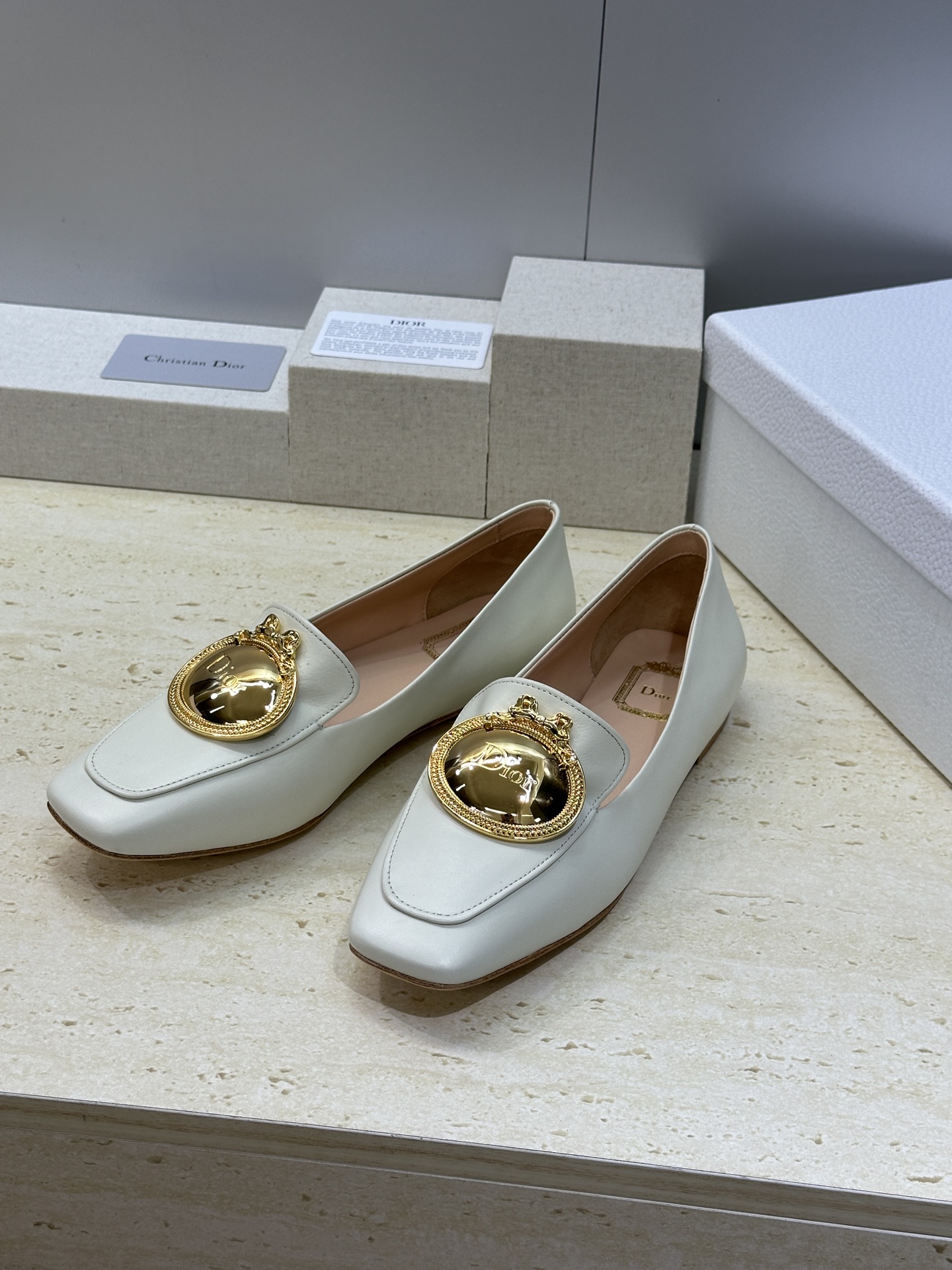 Dior 迪奥2026春夏新款 Medallion平底方头玛丽珍芭蕾舞娃娃女鞋 CD字母logo五金扣时