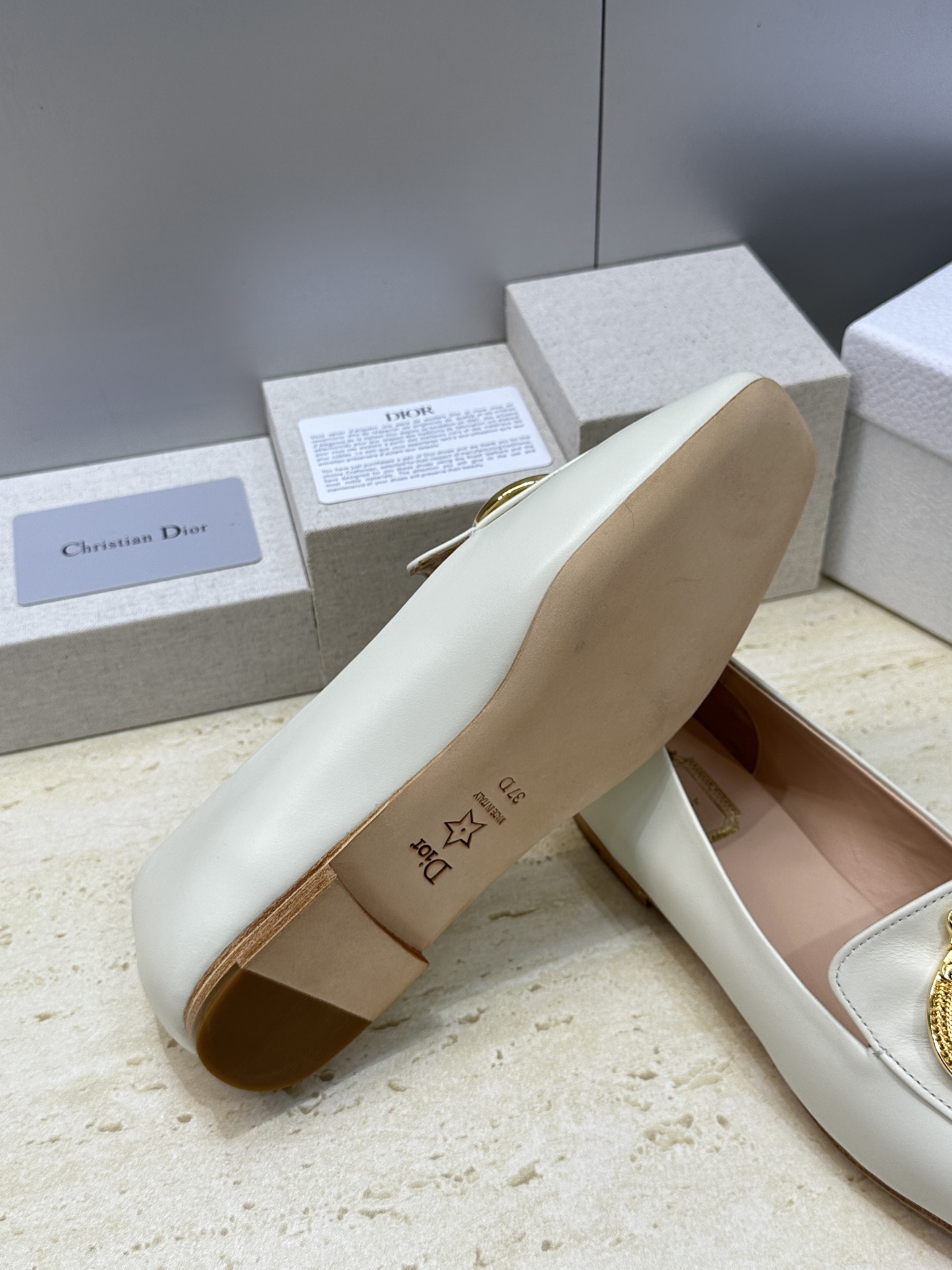 Dior 迪奥2026春夏新款 Medallion平底方头玛丽珍芭蕾舞娃娃女鞋 CD字母logo五金扣时