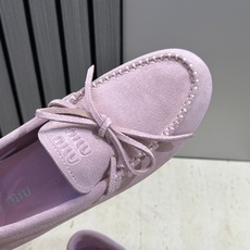 Miumiu 缪缪 2026春夏新款流苏蝴蝶结豆豆女鞋 明星同款字母logo平底圆头舒适乐福鞋 材质:鞋 Miumiu 缪缪 2026春夏新款流苏蝴蝶结豆豆女鞋 明星同款字母logo平底圆头舒适乐福鞋 材质:鞋