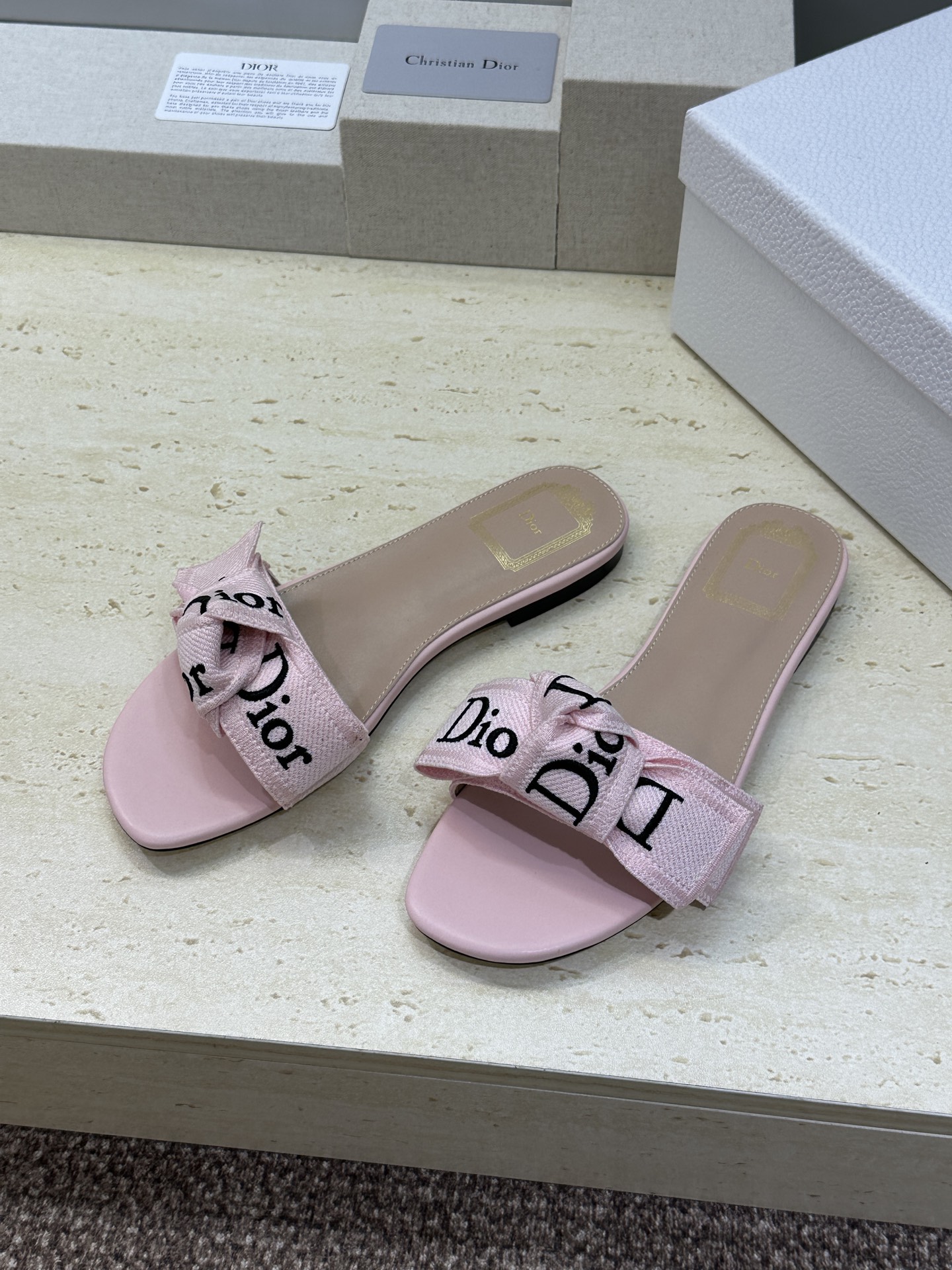 迪奥 Dior 2026 春夏新款J‘ADIOR织带系列粗跟蝴蝶结沙滩女鞋 CD字母logo提花刺绣平底