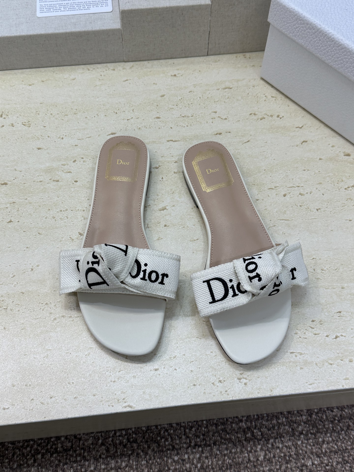 迪奥 Dior 2026 春夏新款J‘ADIOR织带系列粗跟蝴蝶结沙滩女鞋 CD字母logo提花刺绣平底