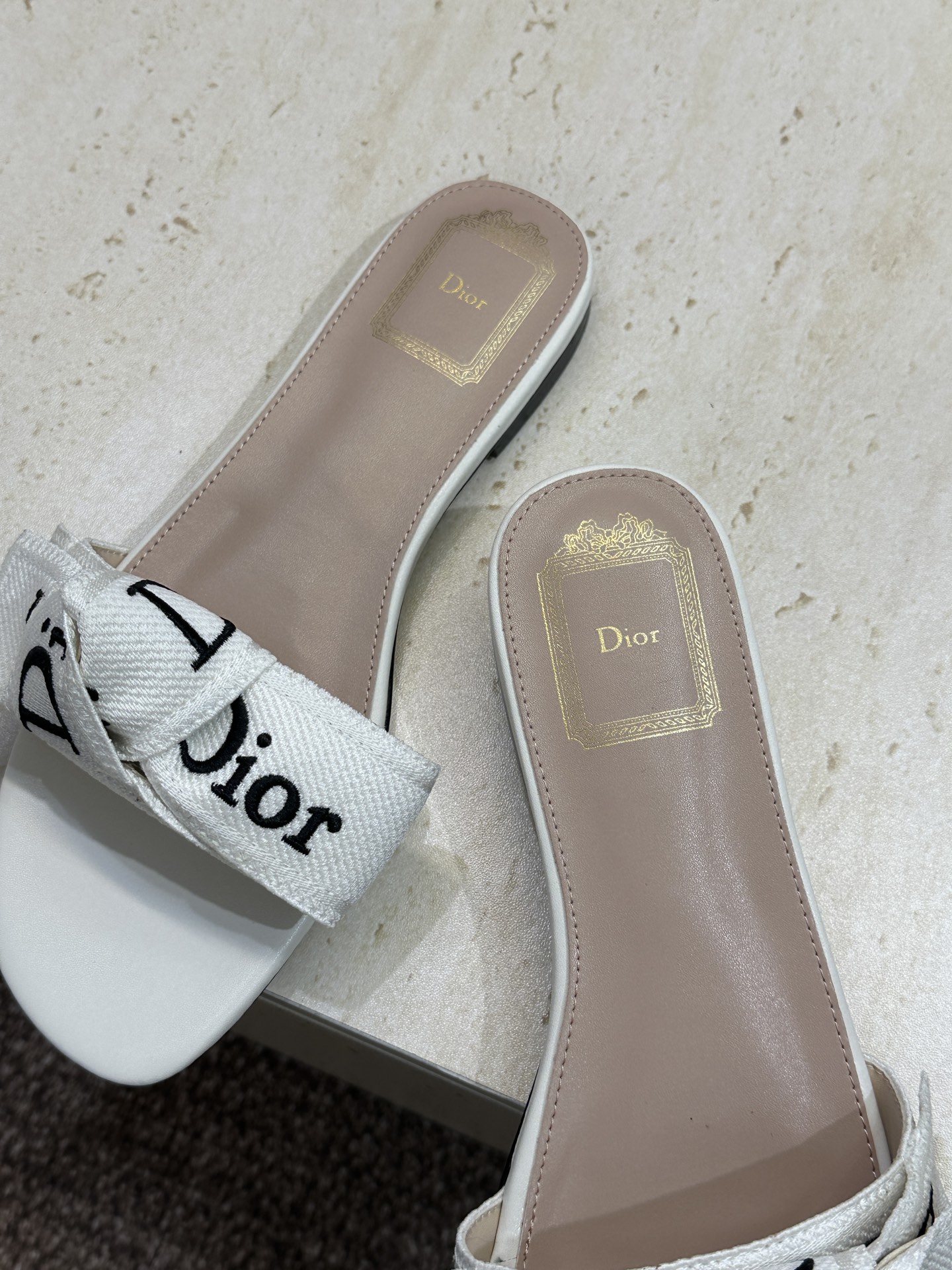 迪奥 Dior 2026 春夏新款J‘ADIOR织带系列粗跟蝴蝶结沙滩女鞋 CD字母logo提花刺绣平底