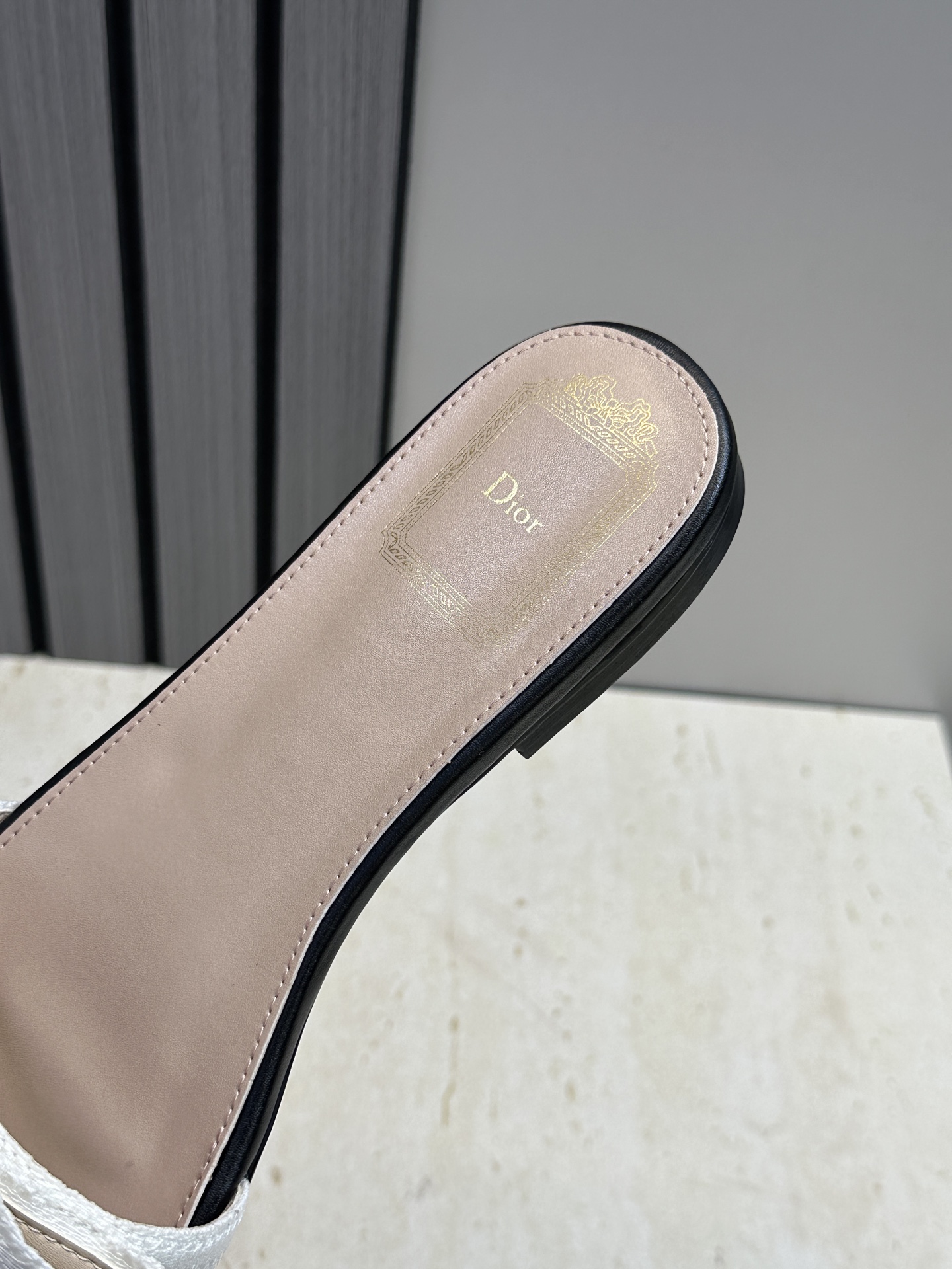 迪奥 Dior 2026 春夏新款J‘ADIOR织带系列粗跟蝴蝶结沙滩女鞋 CD字母logo提花刺绣平底