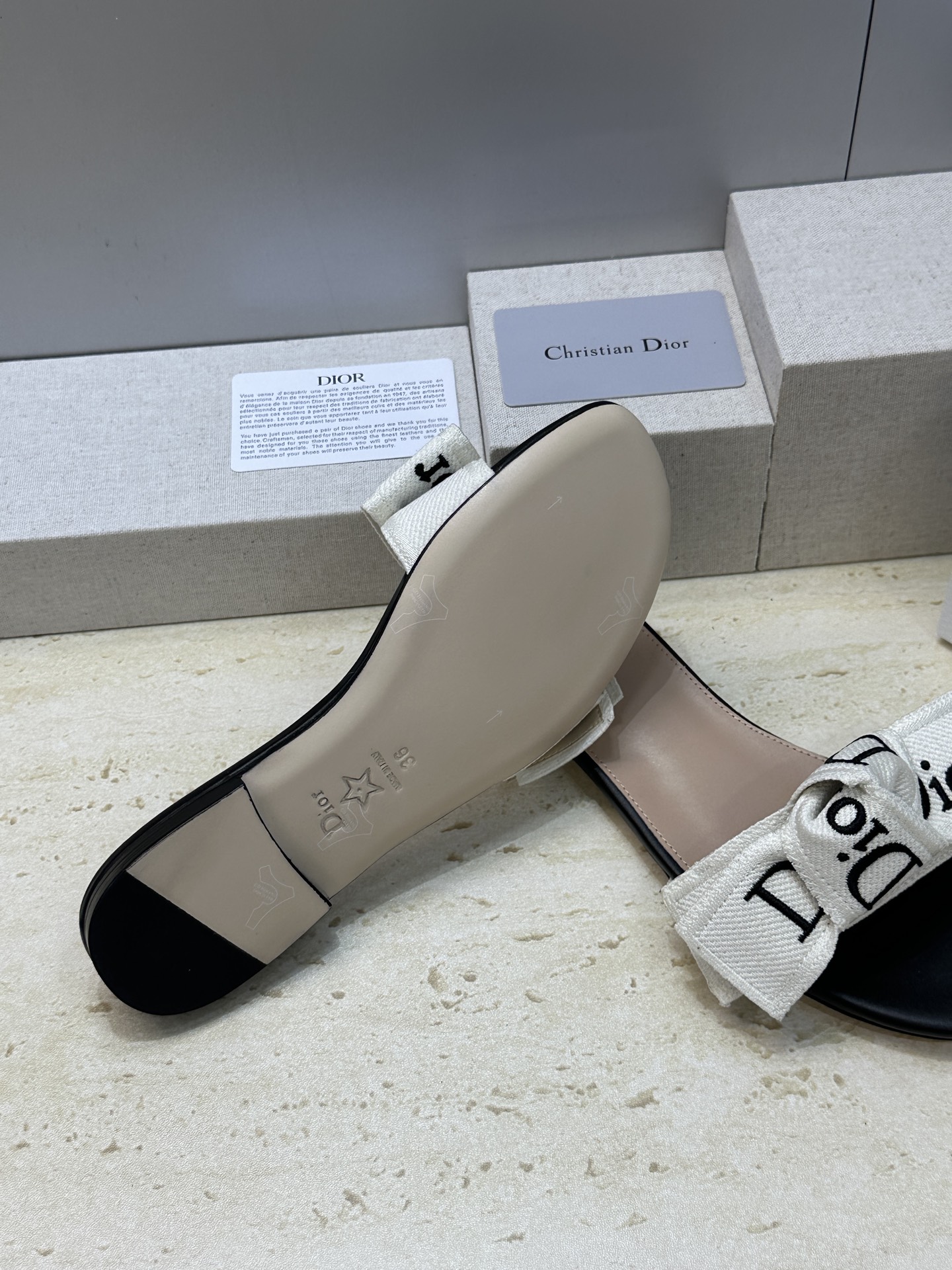 迪奥 Dior 2026 春夏新款J‘ADIOR织带系列粗跟蝴蝶结沙滩女鞋 CD字母logo提花刺绣平底