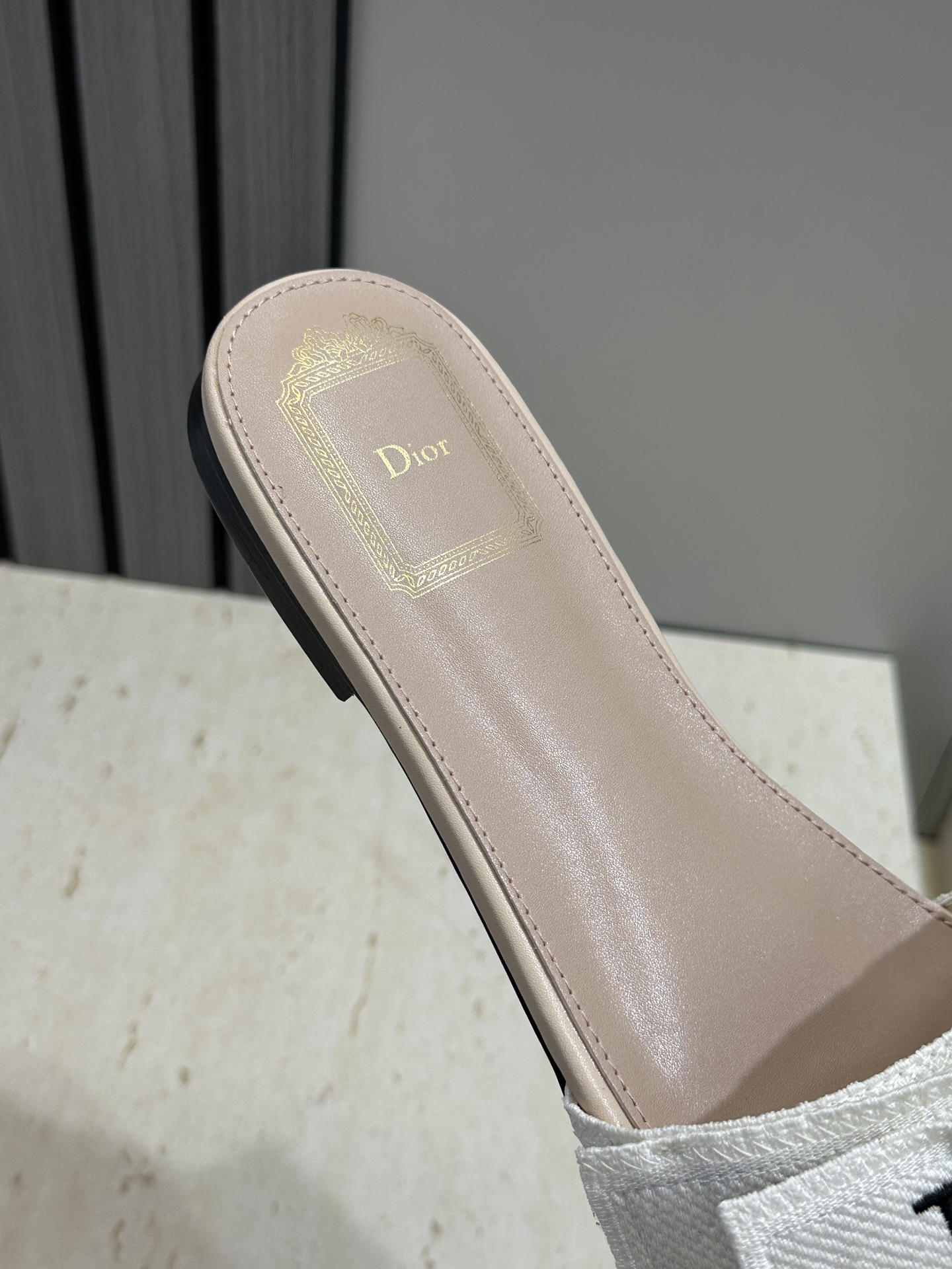 迪奥 Dior 2026 春夏新款J‘ADIOR织带系列粗跟蝴蝶结沙滩女鞋 CD字母logo提花刺绣平底