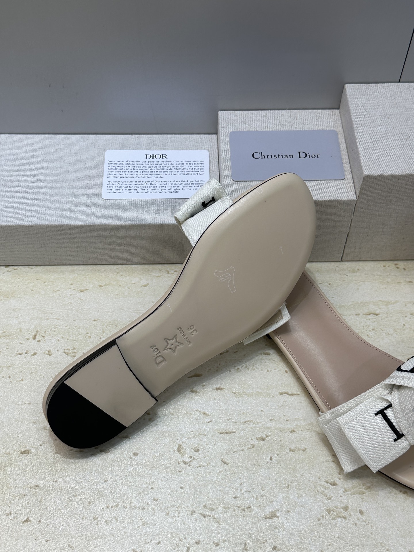 迪奥 Dior 2026 春夏新款J‘ADIOR织带系列粗跟蝴蝶结沙滩女鞋 CD字母logo提花刺绣平底