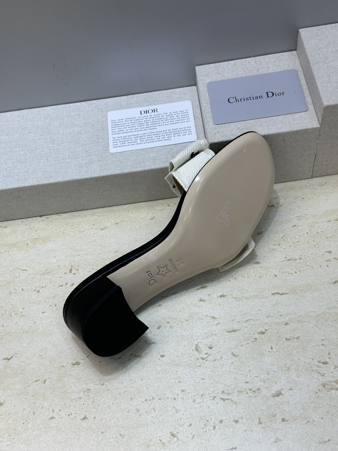 迪奥 Dior 2026 春夏新款J‘ADIOR织带系列粗跟蝴蝶结沙滩女鞋 CD字母logo提花刺绣平底