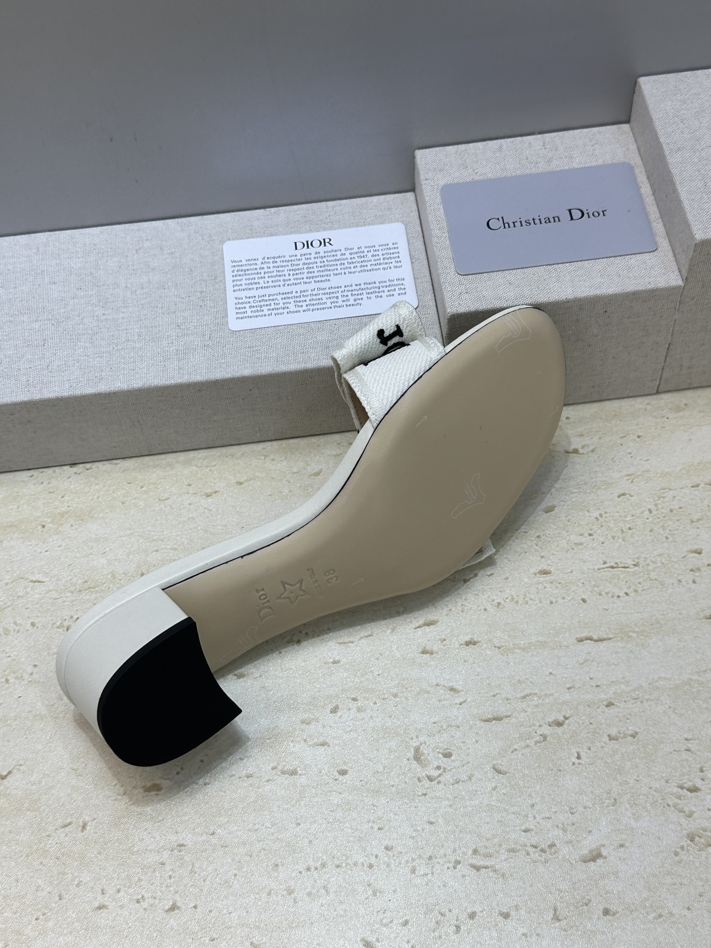 迪奥 Dior 2026 春夏新款J‘ADIOR织带系列粗跟蝴蝶结沙滩女鞋 CD字母logo提花刺绣平底