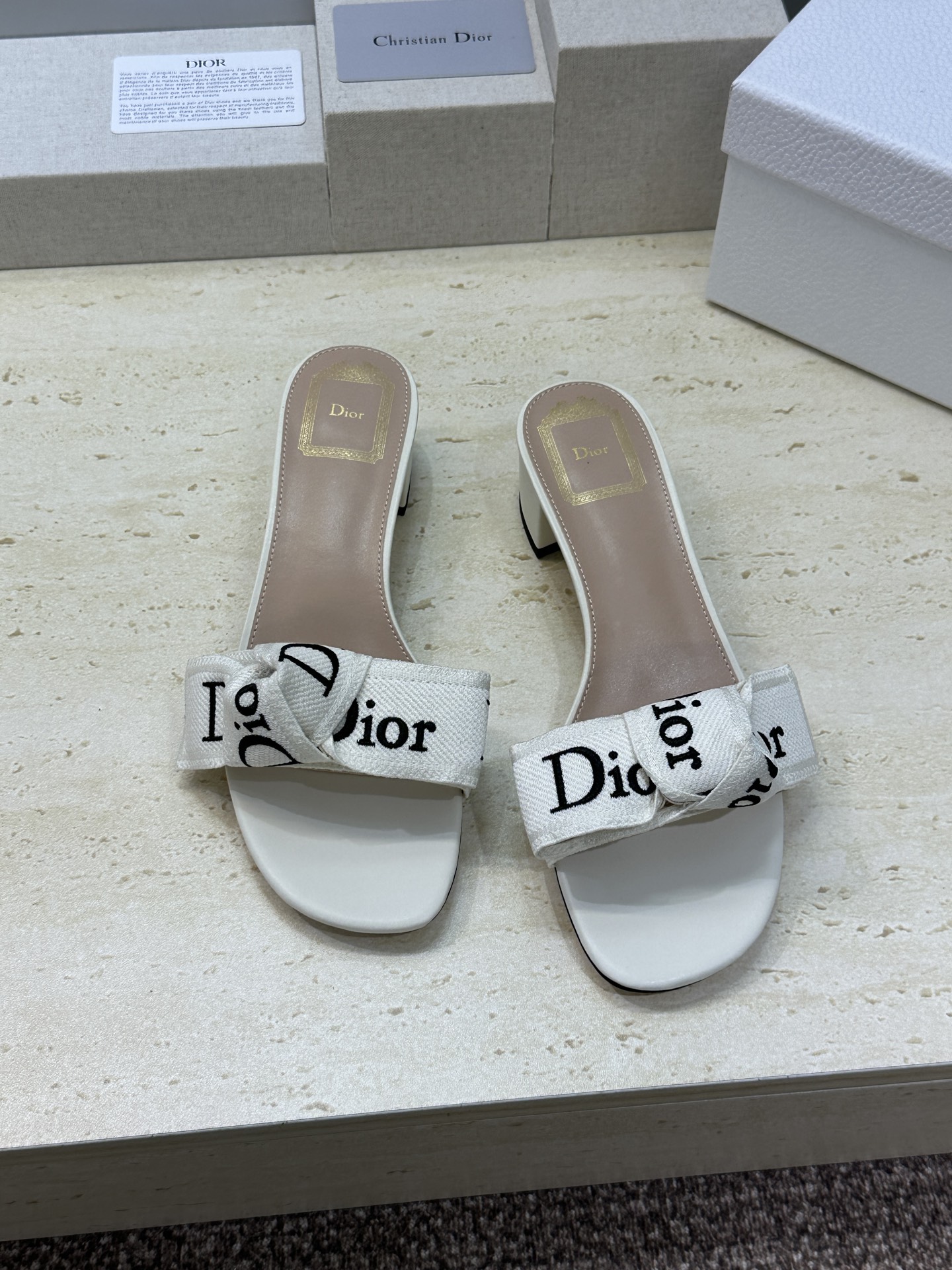迪奥 Dior 2026 春夏新款J‘ADIOR织带系列粗跟蝴蝶结沙滩女鞋 CD字母logo提花刺绣平底