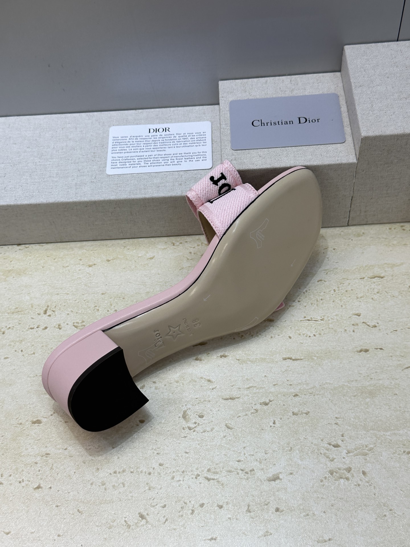 迪奥 Dior 2026 春夏新款J‘ADIOR织带系列粗跟蝴蝶结沙滩女鞋 CD字母logo提花刺绣平底