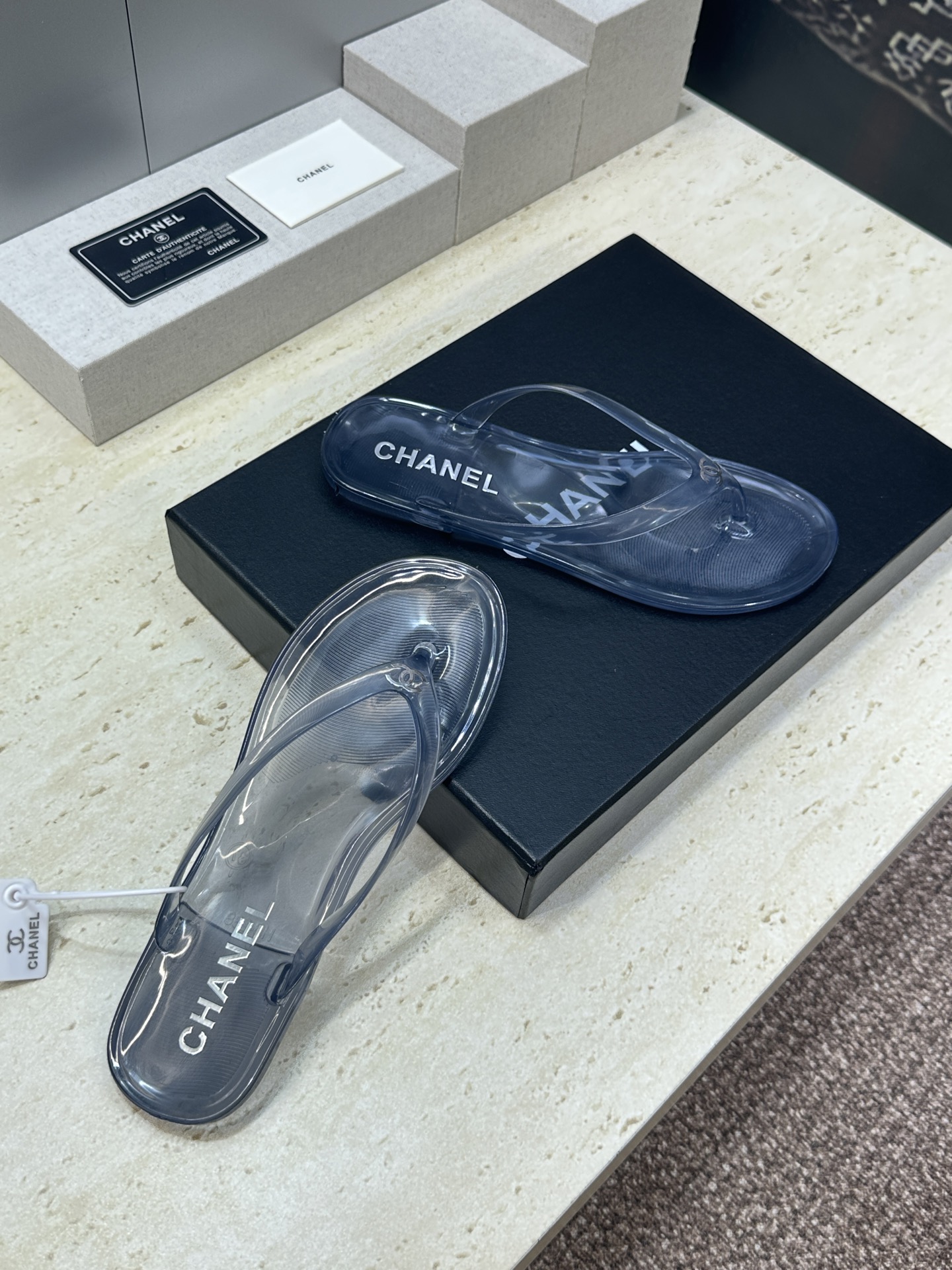 CHANEL 香奈儿 2026春夏平底休闲沙滩女鞋  小香双C字母logo圆头果冻色夹趾人字拖鞋Size